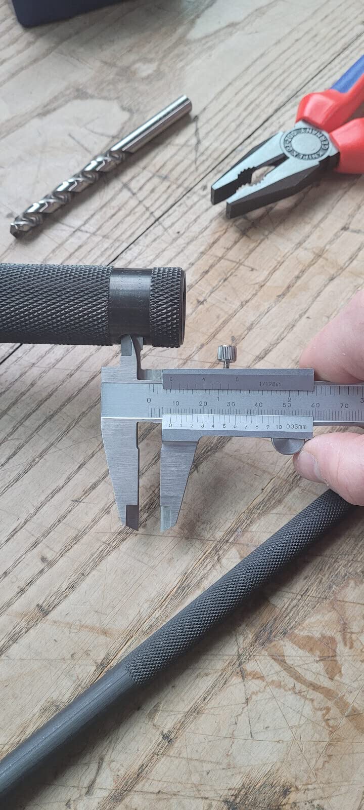 WRS Präz.-Messschieber/Schieblehre mit Feststellschraube, DIN 862, rostfrei, mattverchromt, ganz gehärtet, 4-fach Messung, mit Gewindetabelle, im Etui, Größen Name: 300 mm Messbereich, Nonius 0,02 mm