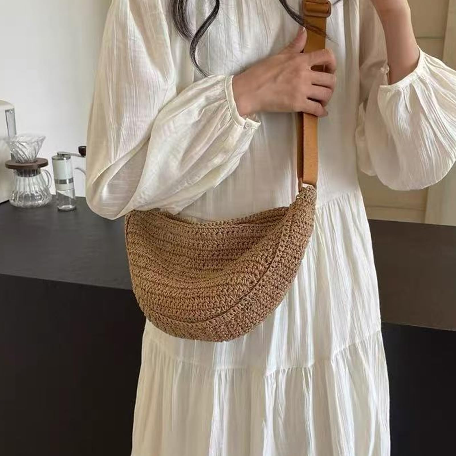 Bolso bandolera con correa ajustable para