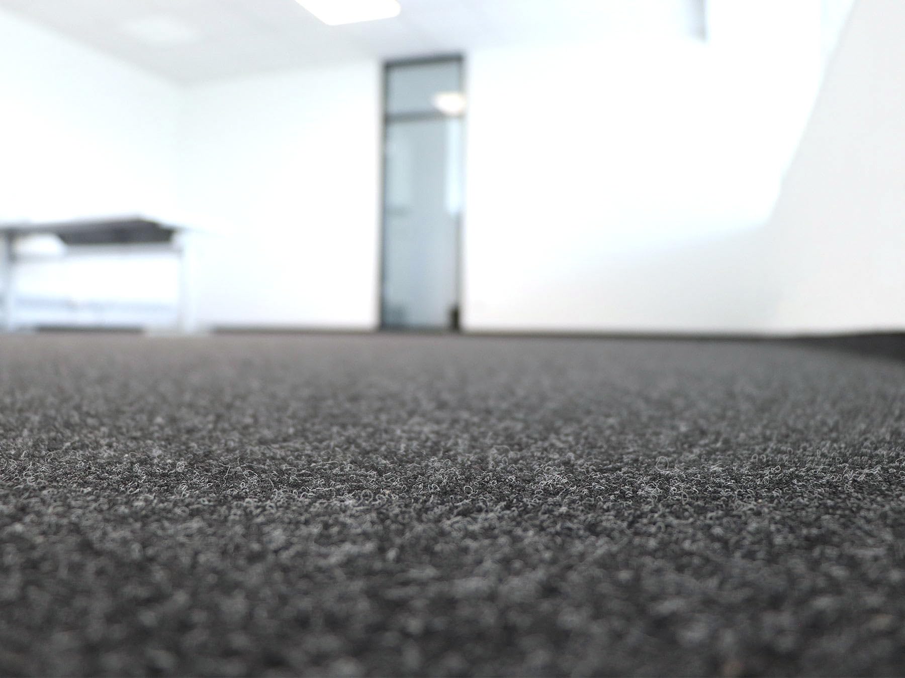 Primaflor Nadelfilz | Anthrazit | 200x100 cm | Merlin | 5,2 mm hoch | 17 dB Trittschallminderung | Nutzungsklasse 33 | stuhlrollenfest | Teppichboden Nadelvlies für Büro und Messe