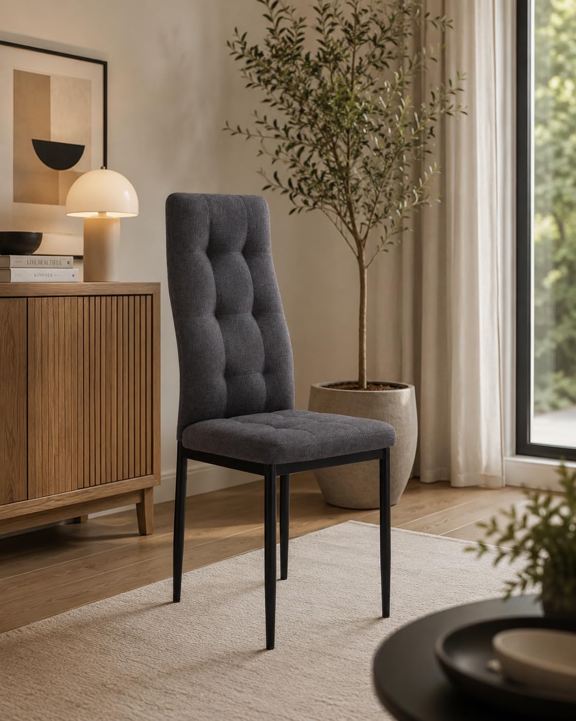 Pack 6 Sillas de Comedor Zuni, Color Gris, Tapizadas Capitoné | Sillas Estilo Moderno, Respaldo y Asiento Tapizado Capitoné, Patas metálicas | Sillas Estilo Moderno, Respaldo y Asiento Tapizado Capitoné, Patas metálicas