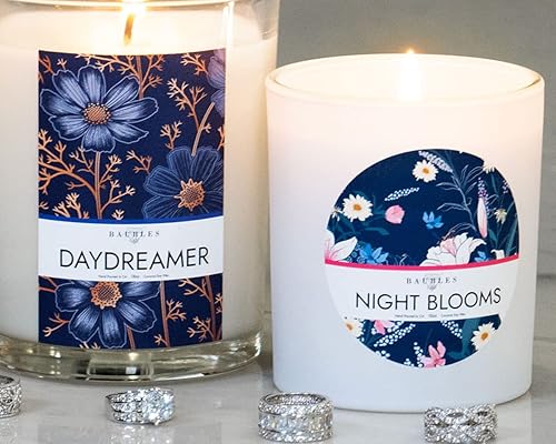 Miniatura 6 de Night Blooms Signature - Vela distintiva (melocotón jengibre + té verde y bambú perfumado) de 10 onzas con joyería sorpresa  Colección Blooming