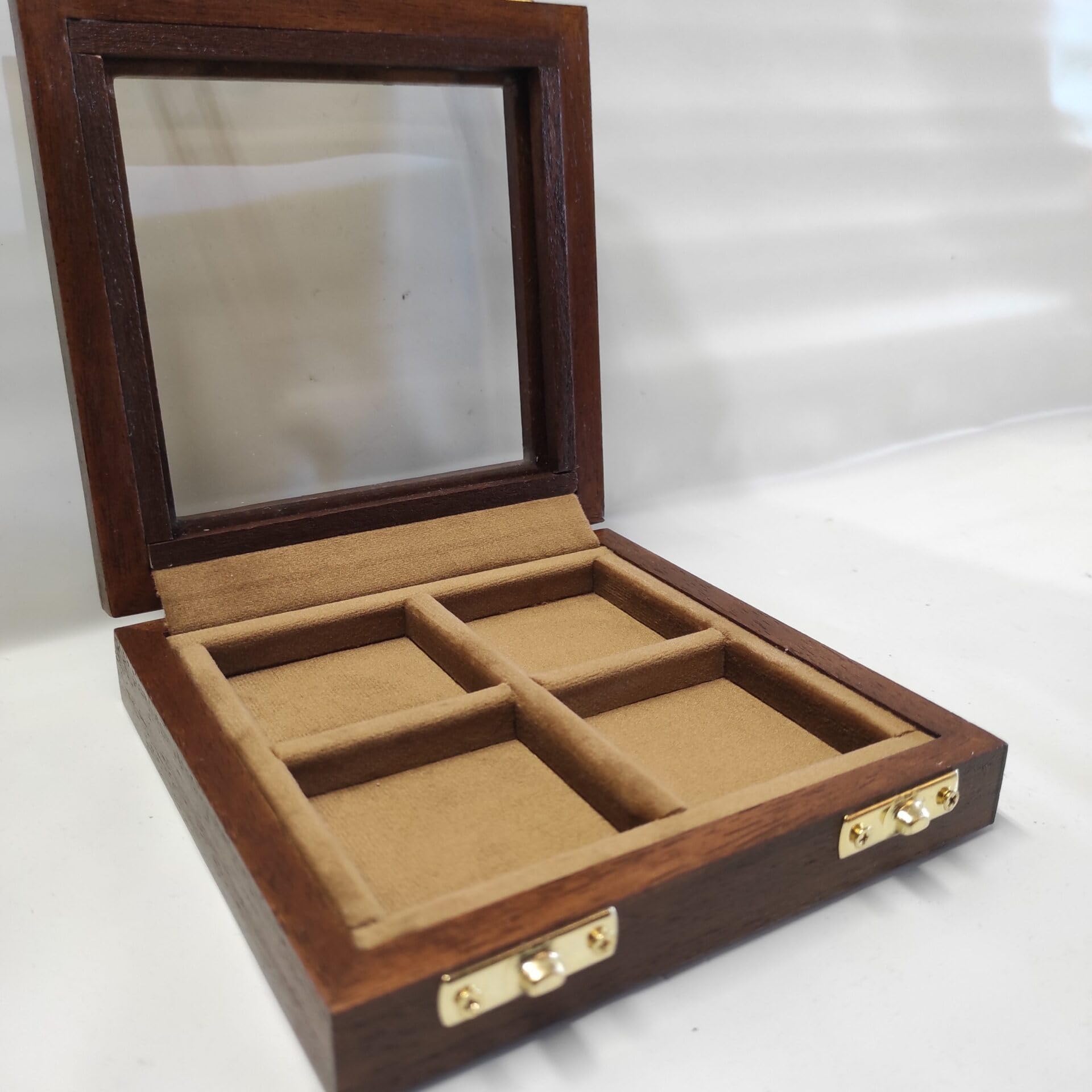 Vitrina de Madera Artesanal con Tapa de Cristal para Monedas – Set de 4 Compartimentos de 50 x 50 mm – Estuche Expositor para Coleccionistas de Monedas y Medallas