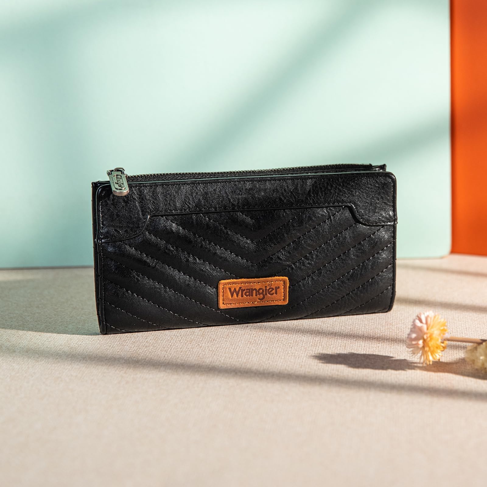 Wrangler Minimalist Credit Card Wallet for Ladies - Travel Wallet with Smooth Zippers, Black