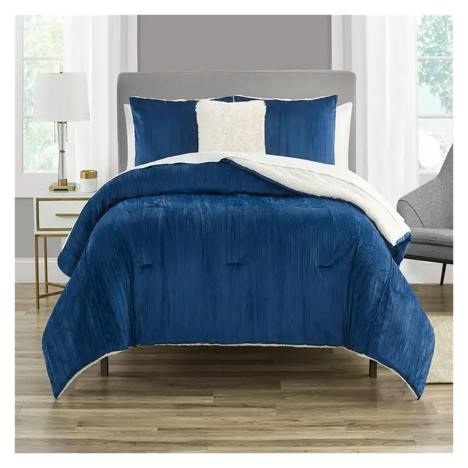 Édredon grand lit en velours bleu pour sublimer votre suite parentale chaque soir
