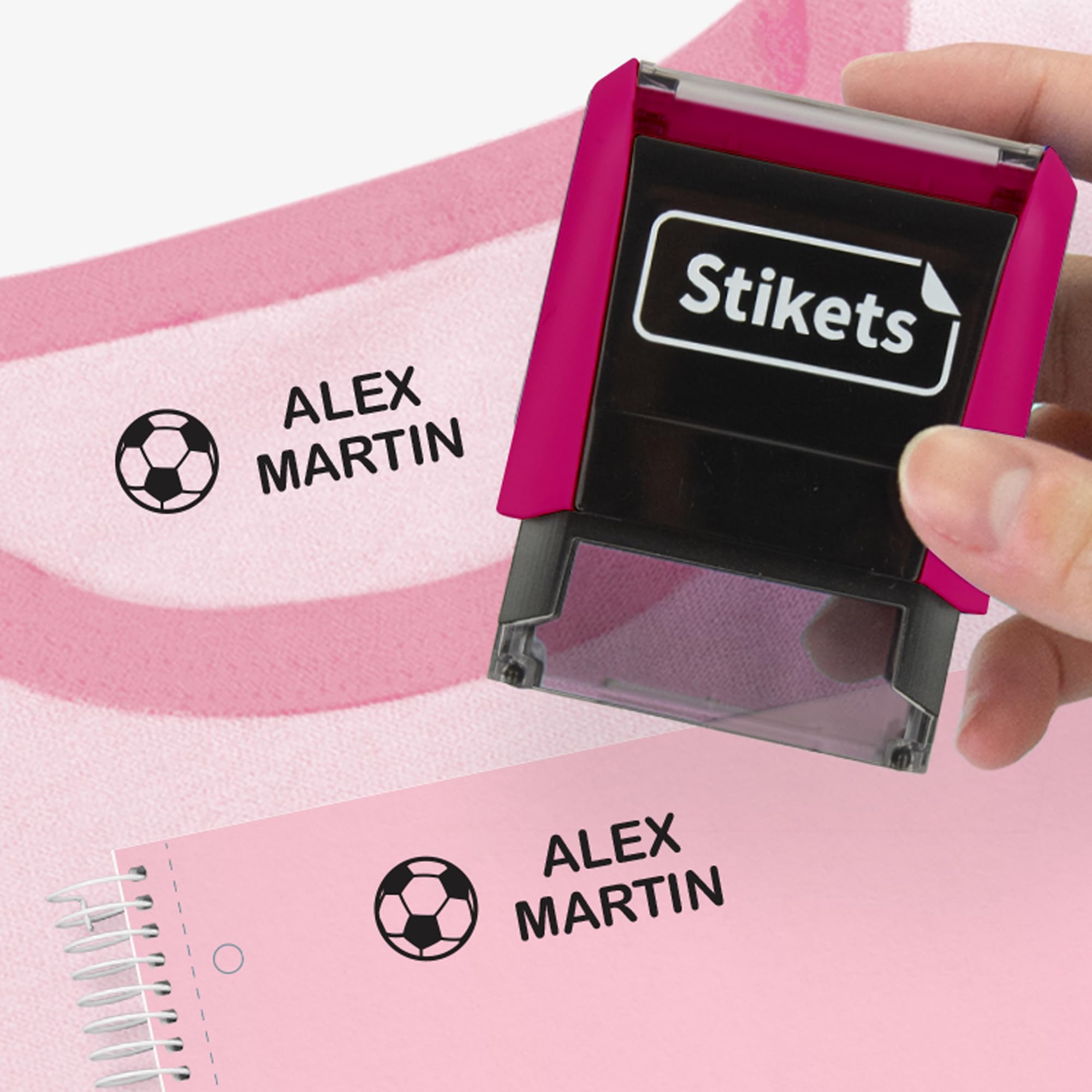 Timbro personalizzato per vestiti e oggetti per bambini per scuola o asilo | Segnalibro con nome permanente con icone - Stikets (Fucsia)