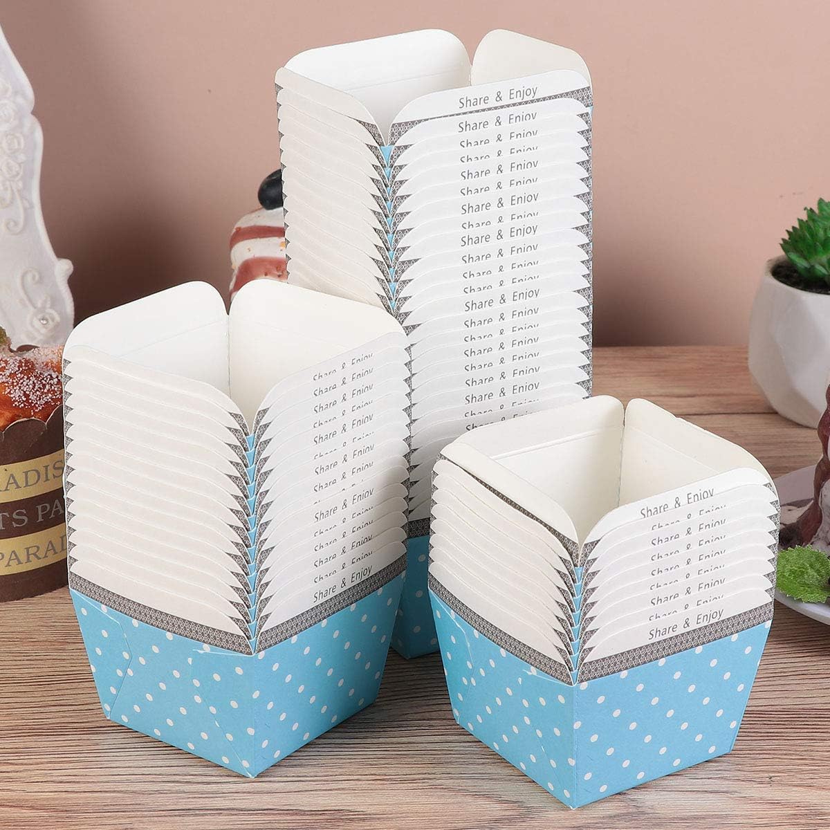 TOYANDONA Disposable Heat-Resistant Square Cake Cups Paper Cupcake Cups 2.59 X 2.59 X 1.96 in Food-Grade Paper Baking Cups for Weddings Baby Showers Birthday Parties Dessert Presentation