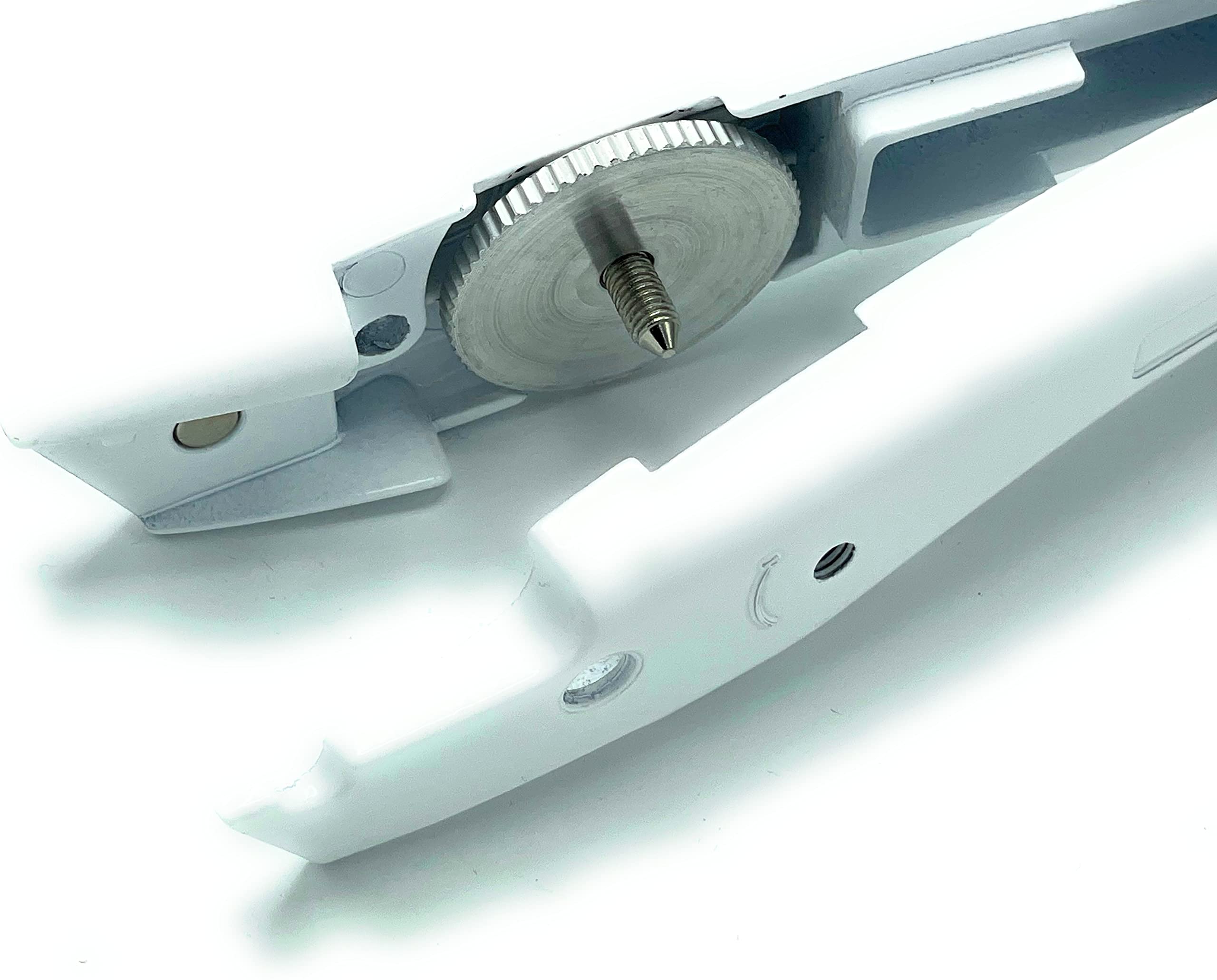 TradeUnderlay - Coltello per tappeti, con fondina, con delfino, senza lame