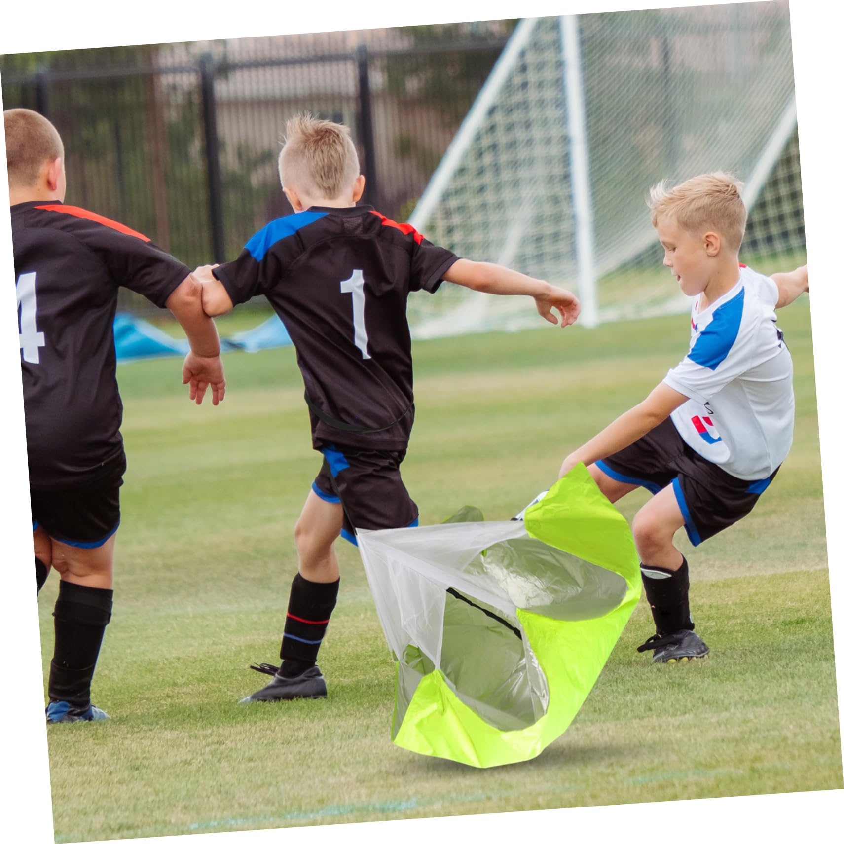 BRIGHTFUFU Football Athlete Speed Training Running Parachute Adjustable Resistance Enhance Visibility on The Field