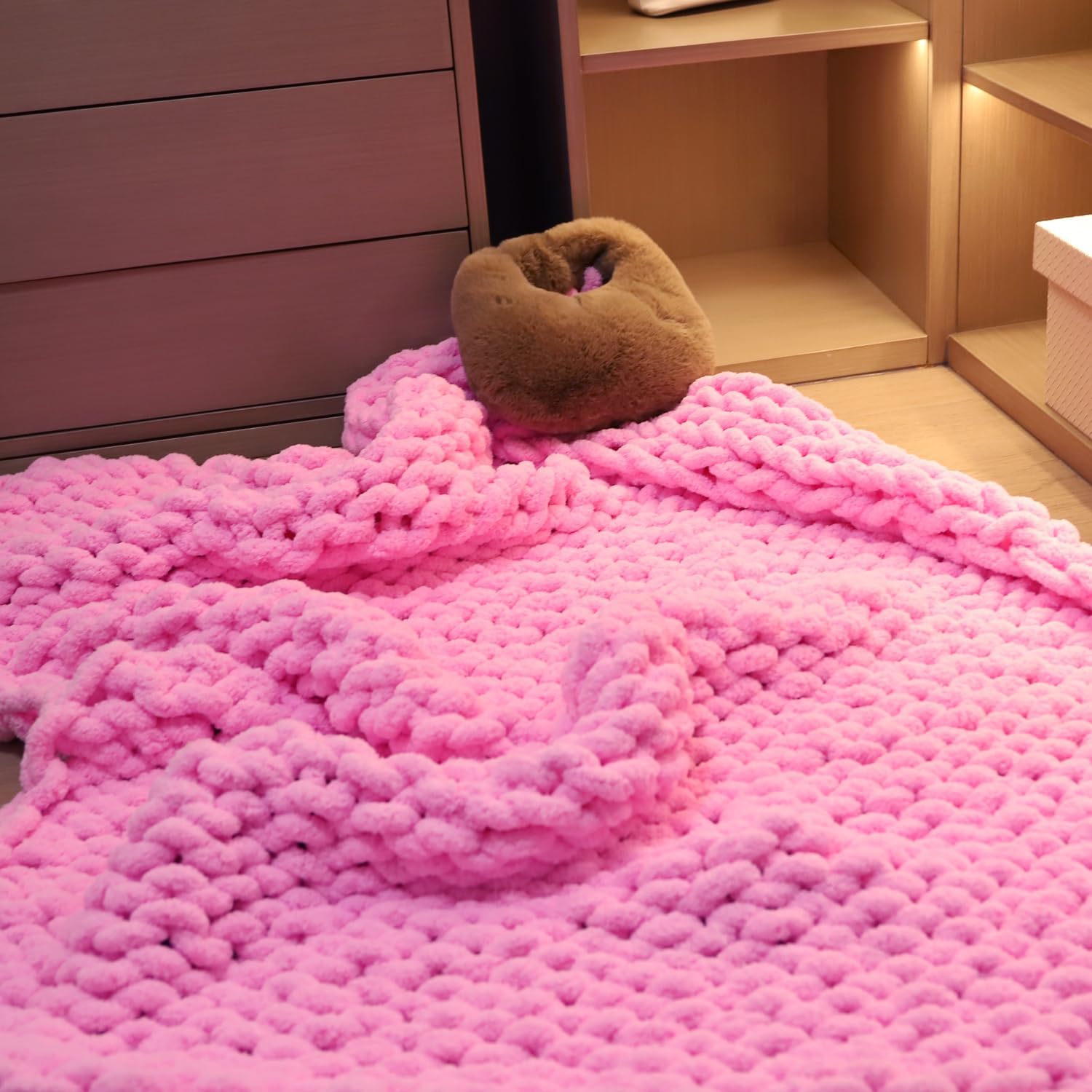 Pink Chunky Knit Throw Blanket, Soft Pink Throw Blanket Hand Knit Throw Blankets for Couch Knitted Throw Yarn Thick Boho Chunky Throws for Bed Sofa Cable Knit Blankets for Women 50x60''