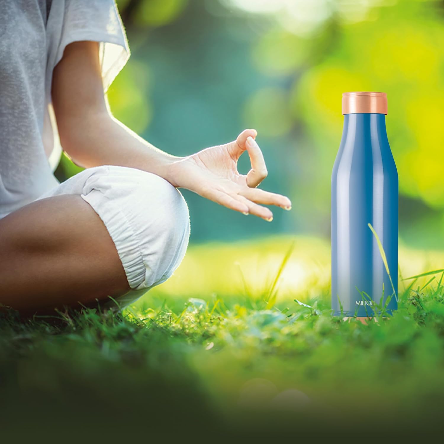 MILTON Copper Charge Water Bottle, 930 ml, Dark Blue | Lacquer Coating, Curved bottle | Diwali | Festive | Gifting | Yoga | Home | Kitchen | Vedic