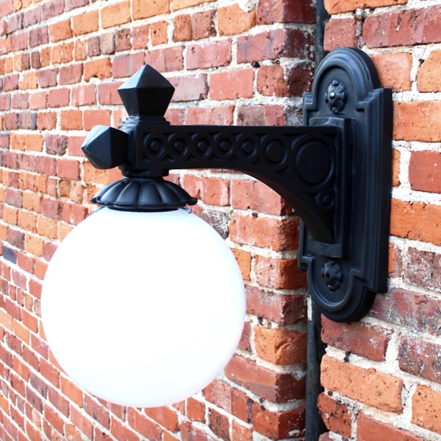 The Kings Bay Victorian Style Outdoor Wall Sconce