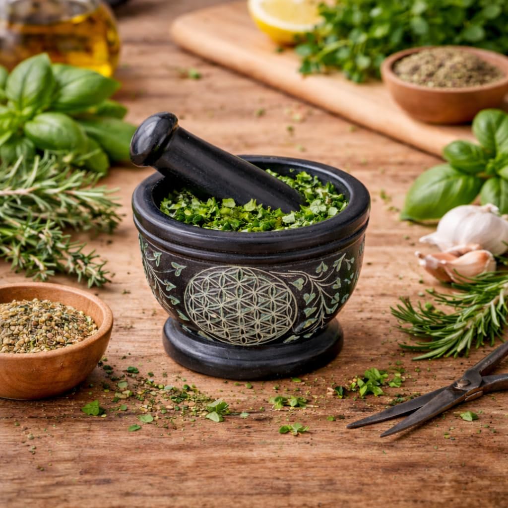 NKlaus Mortaio Fiore della Vita in pietra ollare Ø 10cm nero con pestello Mortarium 1,2kg pesante ciotola per grattugiare spezie erbe incenso 4025