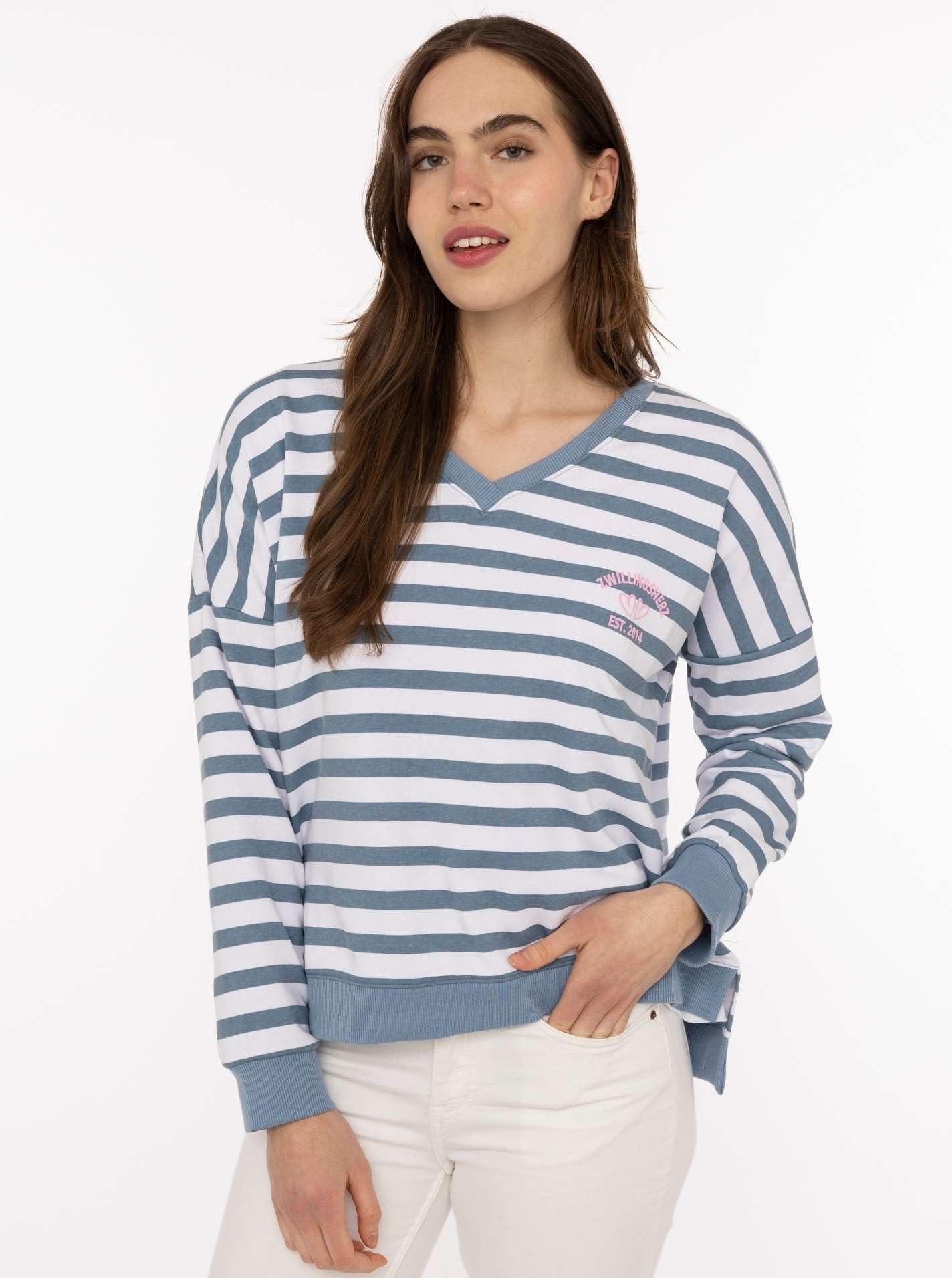 Zwillingsherz Damen Sweatshirt mit V-Ausschnitt – Gestreifter Sweater mit Herzmotiv – Kuscheliger Oversize Pullover – Weicher Sweatshirt Look für Frühling, Herbst & Winter – Loungewear Mode