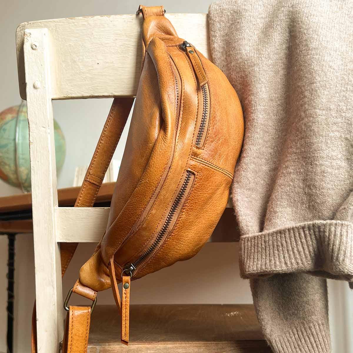 Gusti Gürteltasche Leder Acton – Bauchtasche Leder Damen & Herren im Vintage-Stil - Geräumige Hüfttasche Herren & Damen mit 3 Fächern