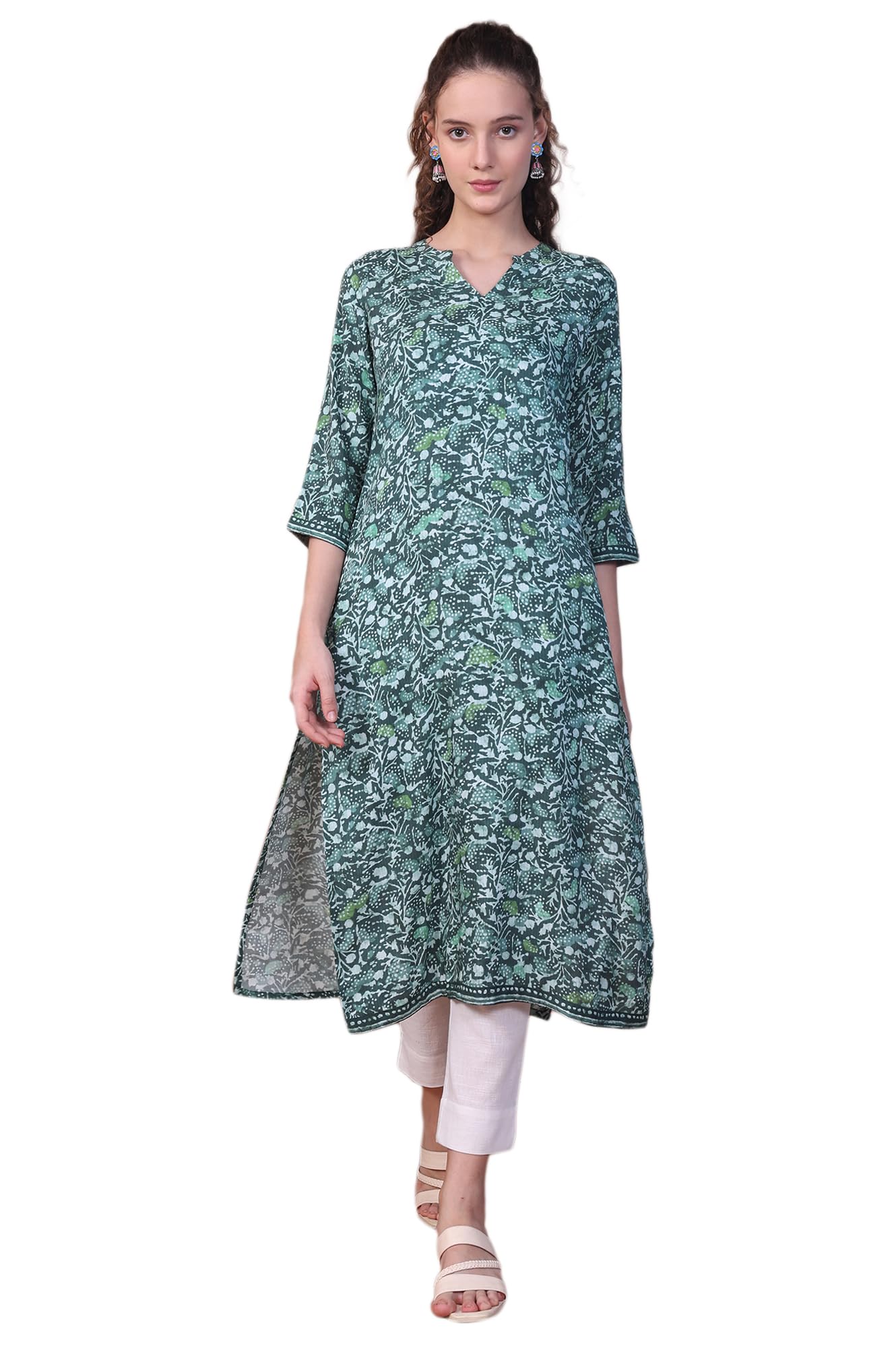 Aurelia Women's Green Floral Batik Printed Straight Kurta in green