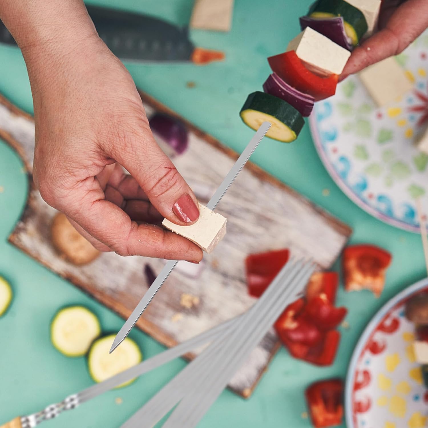 TEHAUX 18Pcs Flat Bbq Barbecue Skewers Stainless Steel with Wooden Handle Heat Resistant Reusable Grill Sticks for Meat Shrimp Chicken Vegetables Non-slip Anti-scald Outdoor Picnic Kabob