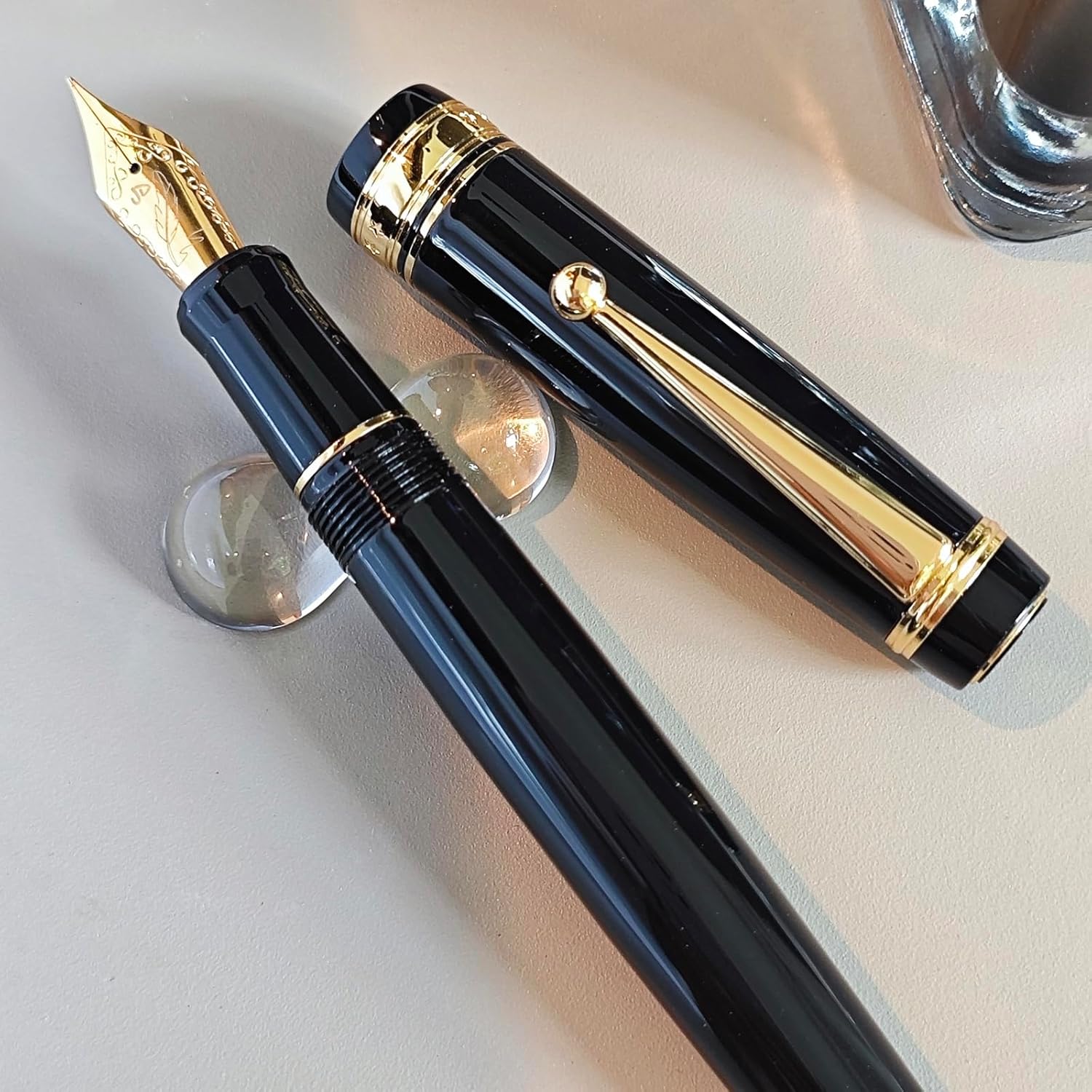 JD Luxury Fountain Pen – Classic Black, Elegant Red, and Deep Green Lacquer Pens with Gold Trim – Smooth Writing, Refillable, Professional Gift Pen (Black)