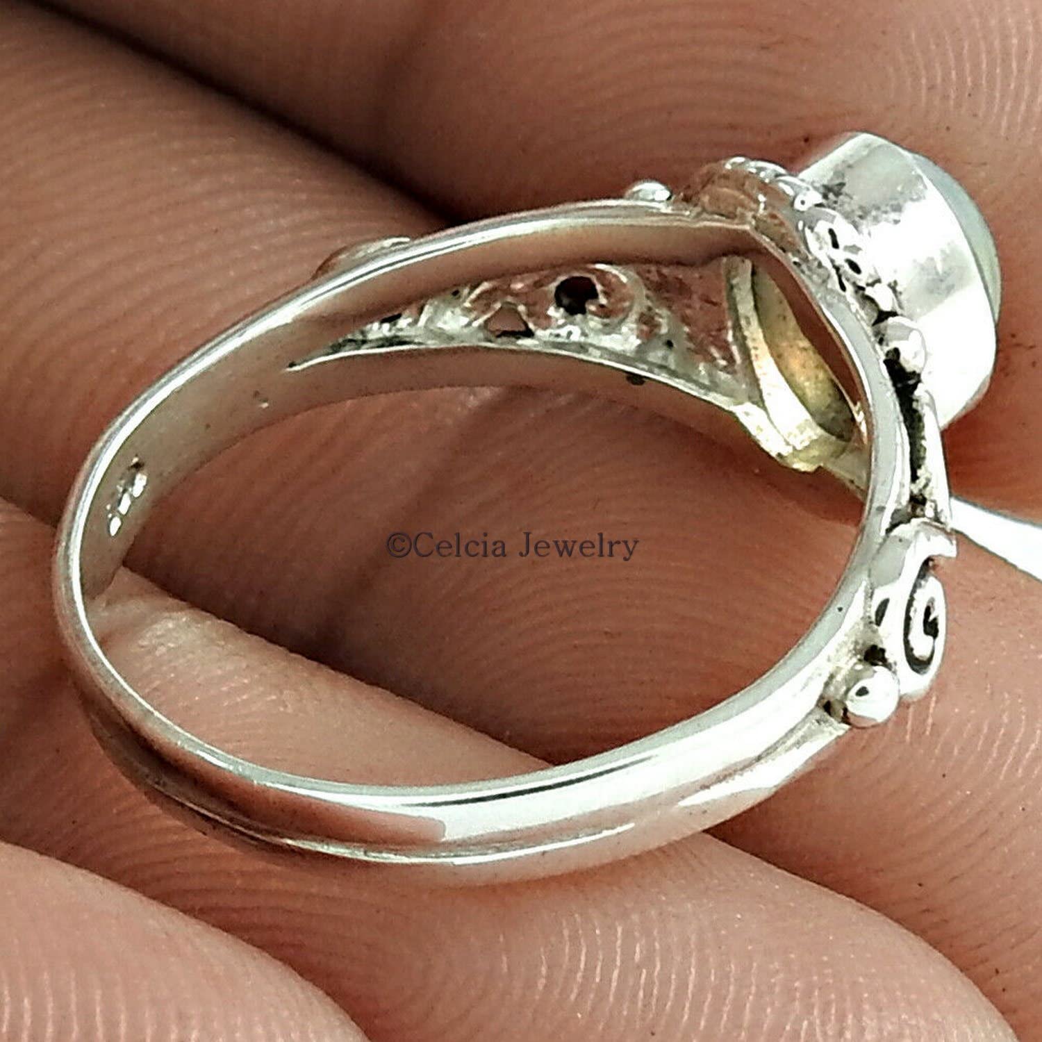 Natürlicher Opal-Heiledelstein, ovaler Ring, handgefertigter Designerschmuck für Frauen, Statement-Versprechensring, zartes Freundschaftsgeschenk, Muttertagsgeschenk, Oktober-Geburtsstein