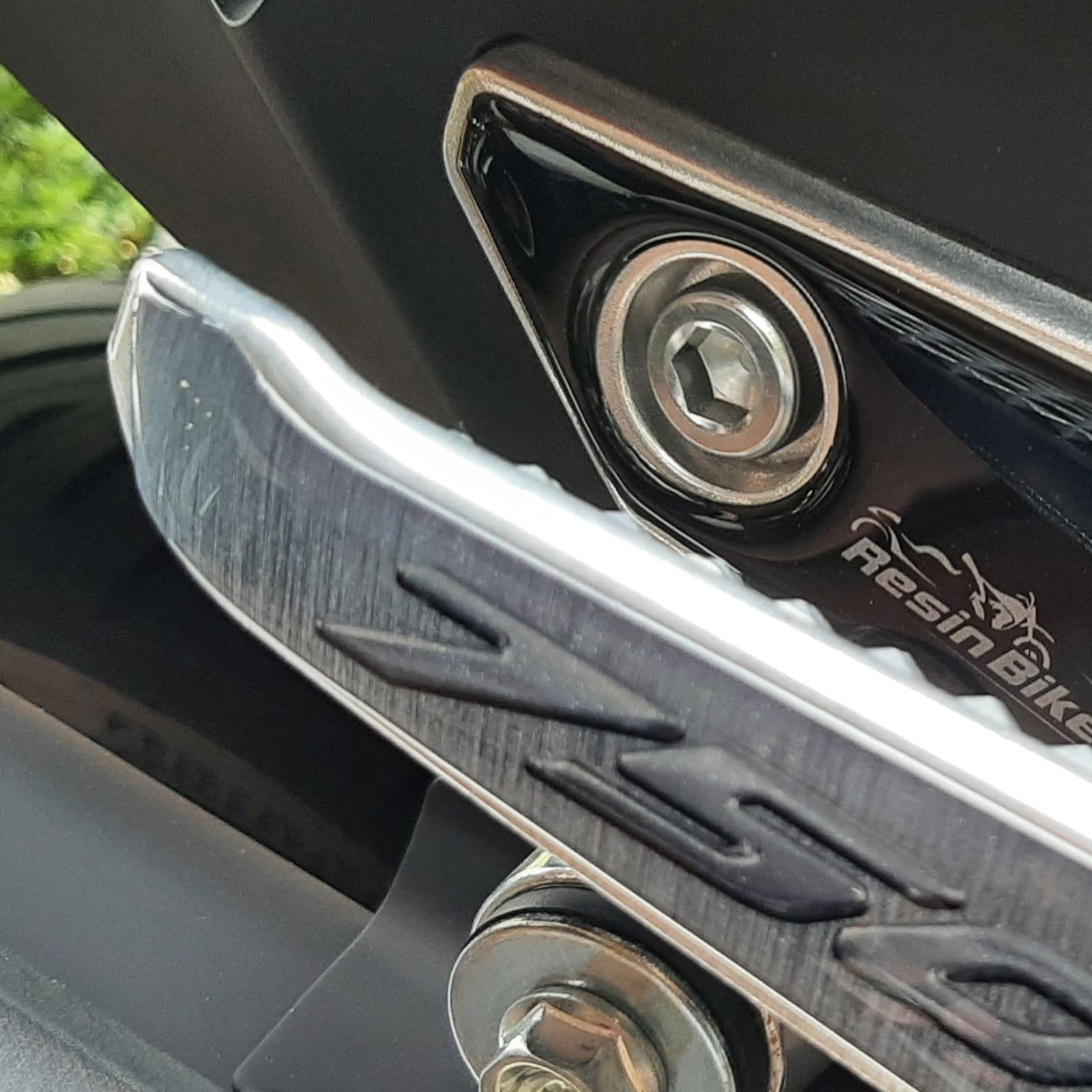 Resin Bike Adhesivos de Moto Compatibles con Honda Forza 750 2021-2026. Protector de Talón Contre Choques y Arañazos. Par de Pegatinas 3D Resinadas Talonera Moto Made in Italy