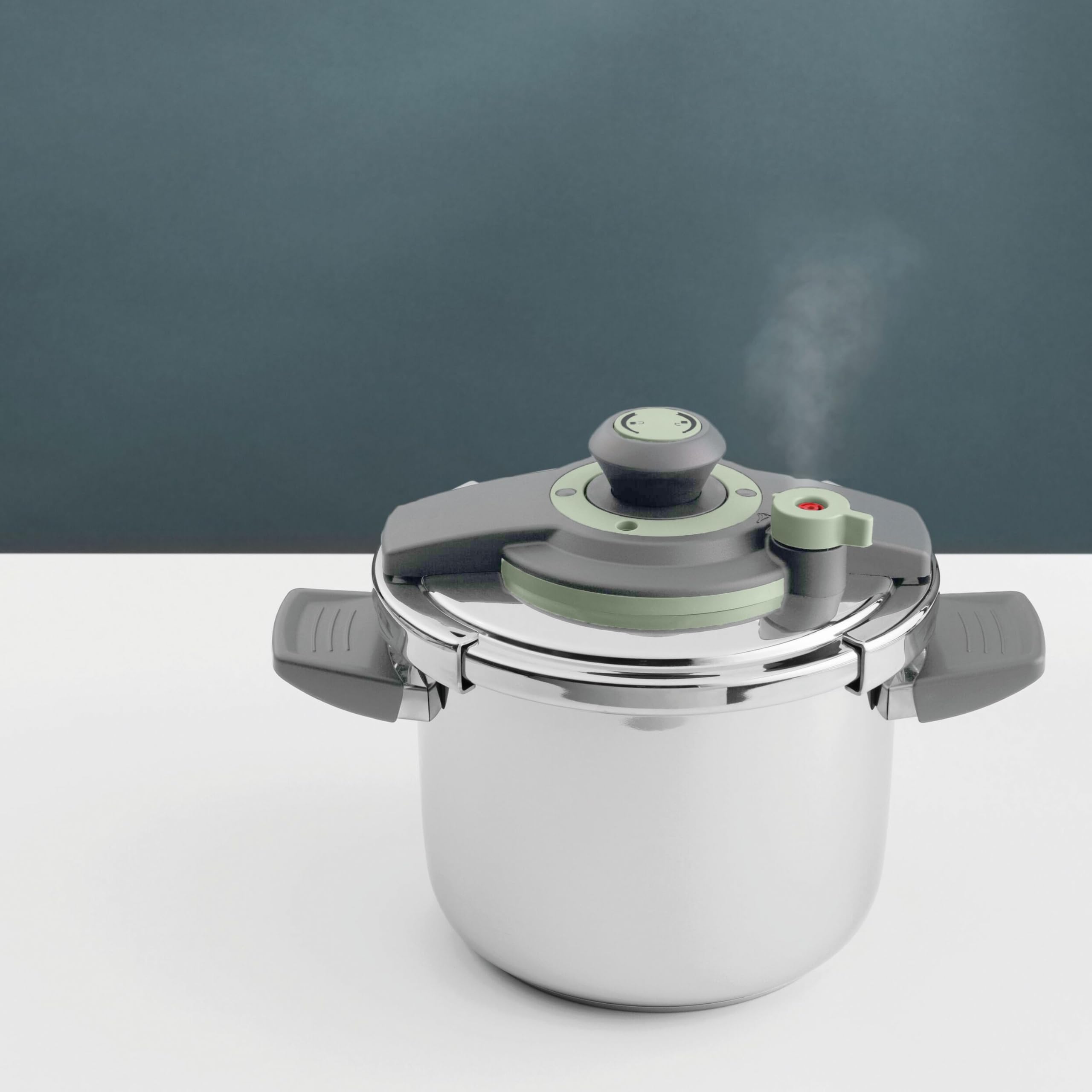 BergHOFF Leo Vita Stainless Steel Pressure Cooker 6qt. with lid and handles