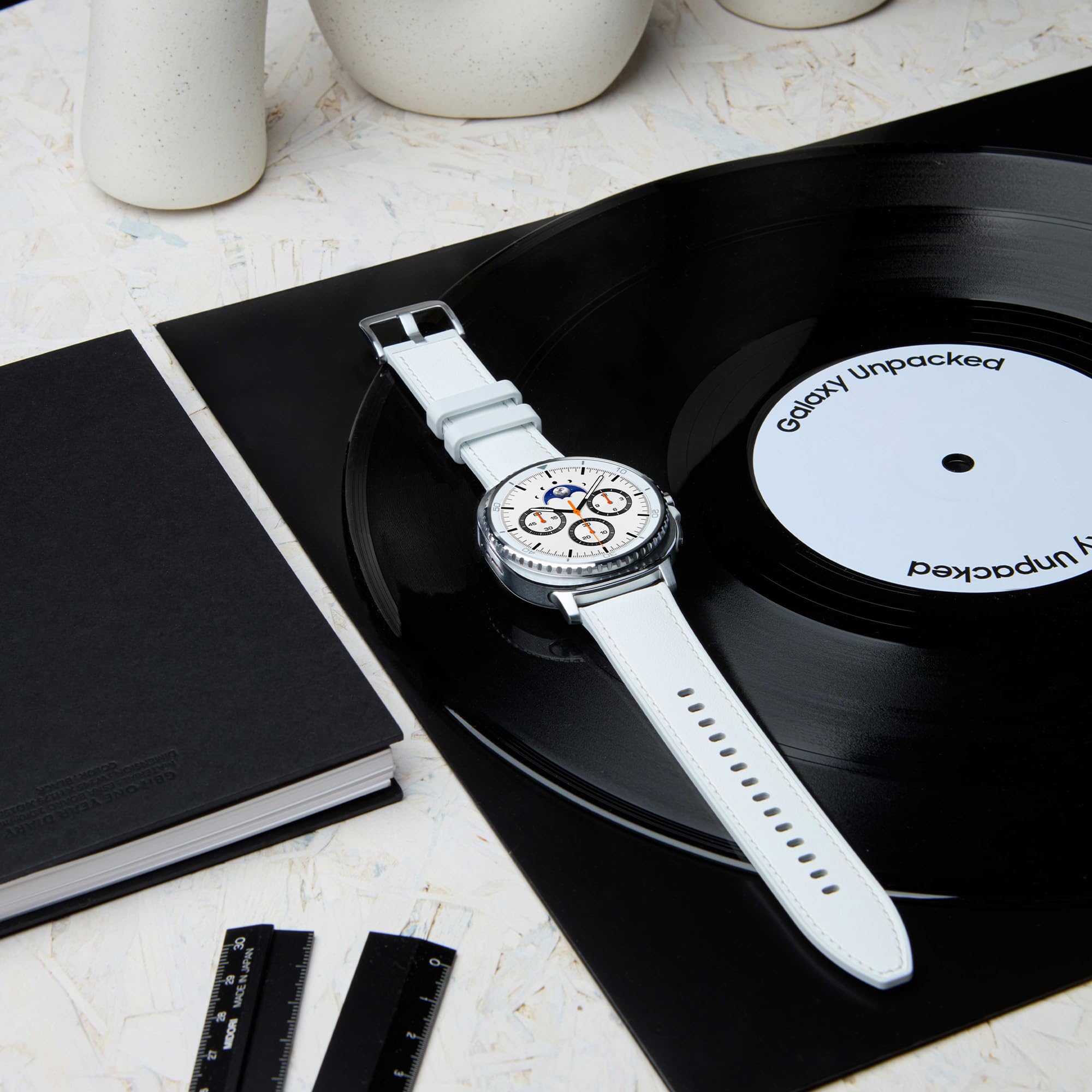 Samsung Galaxy Watch8 Classic Smartwatch, Fitness-Uhr und Fitness Tracker, Hybrid Band und Wearable Display, Drehbare Lünette… – Ansicht 2