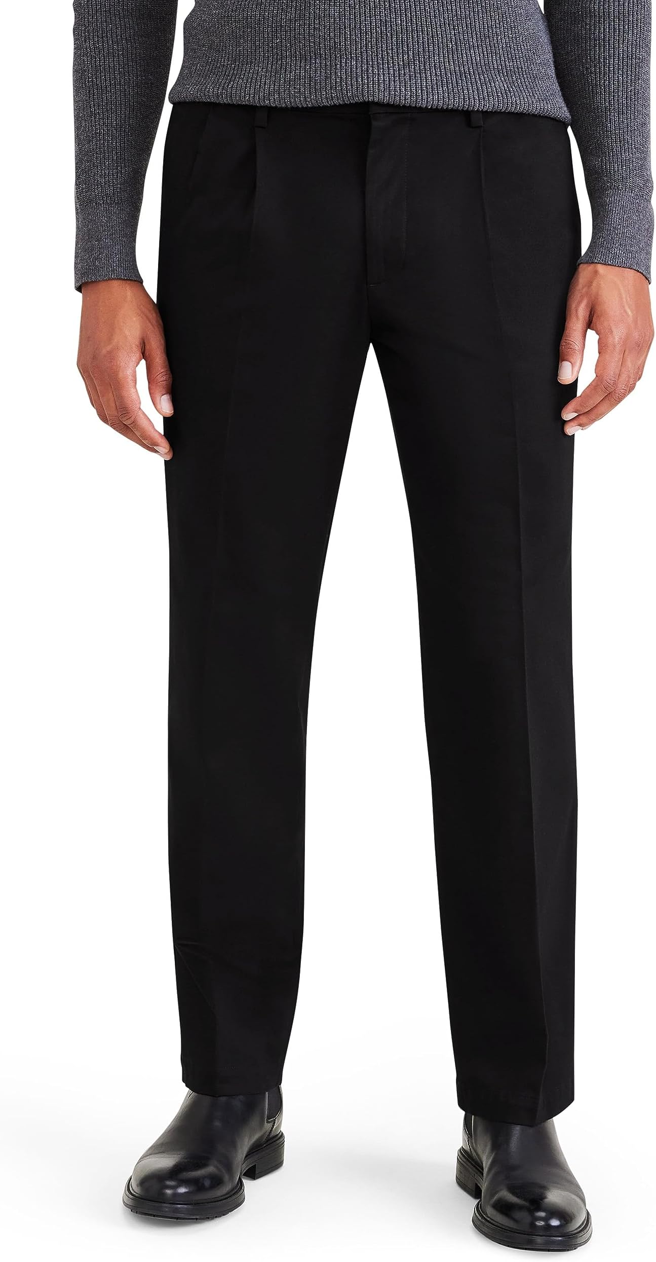 Classic Fit Signature Iron Free Khaki with Stain Defender Pants - Pleated (Regular and Big & Tall)