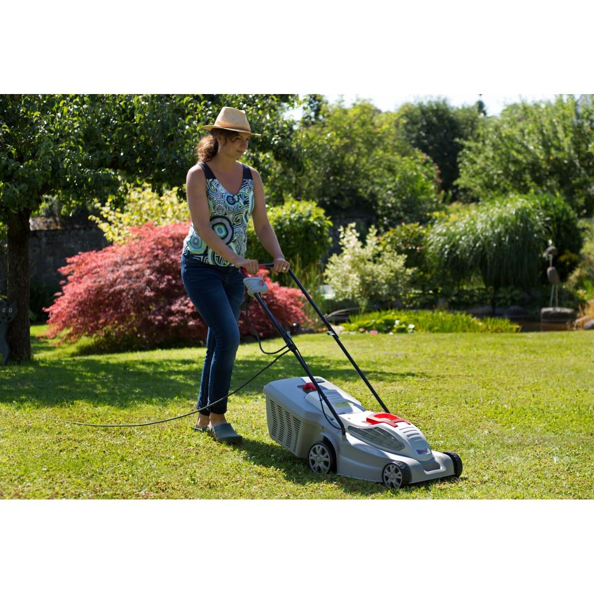 IKRA tosaerba elettrico IERM 1638 U, scatola di raccolta 45l, larghezza di taglio 38cm, altezza di taglio regolabile in 5 posizioni 25–65mm