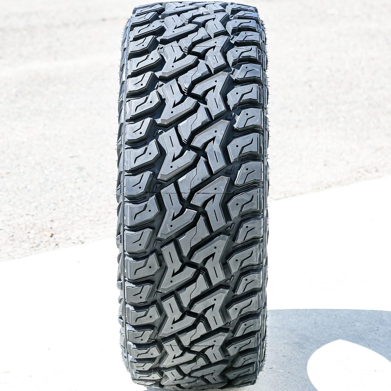Amazon.com: Predator New Mutant X-RT LT285/70R17 E 121/118Q