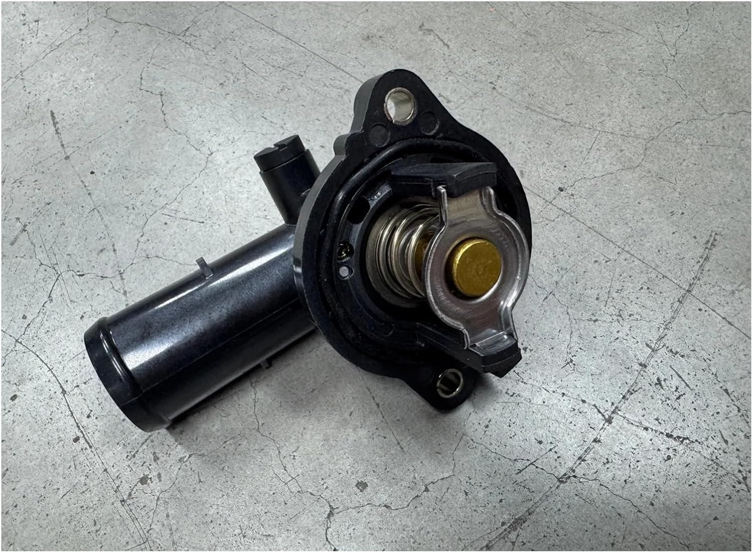 Thermostat Assembly Engine Channel Temperature Opening Valve Warm Water Compatible With Maserati