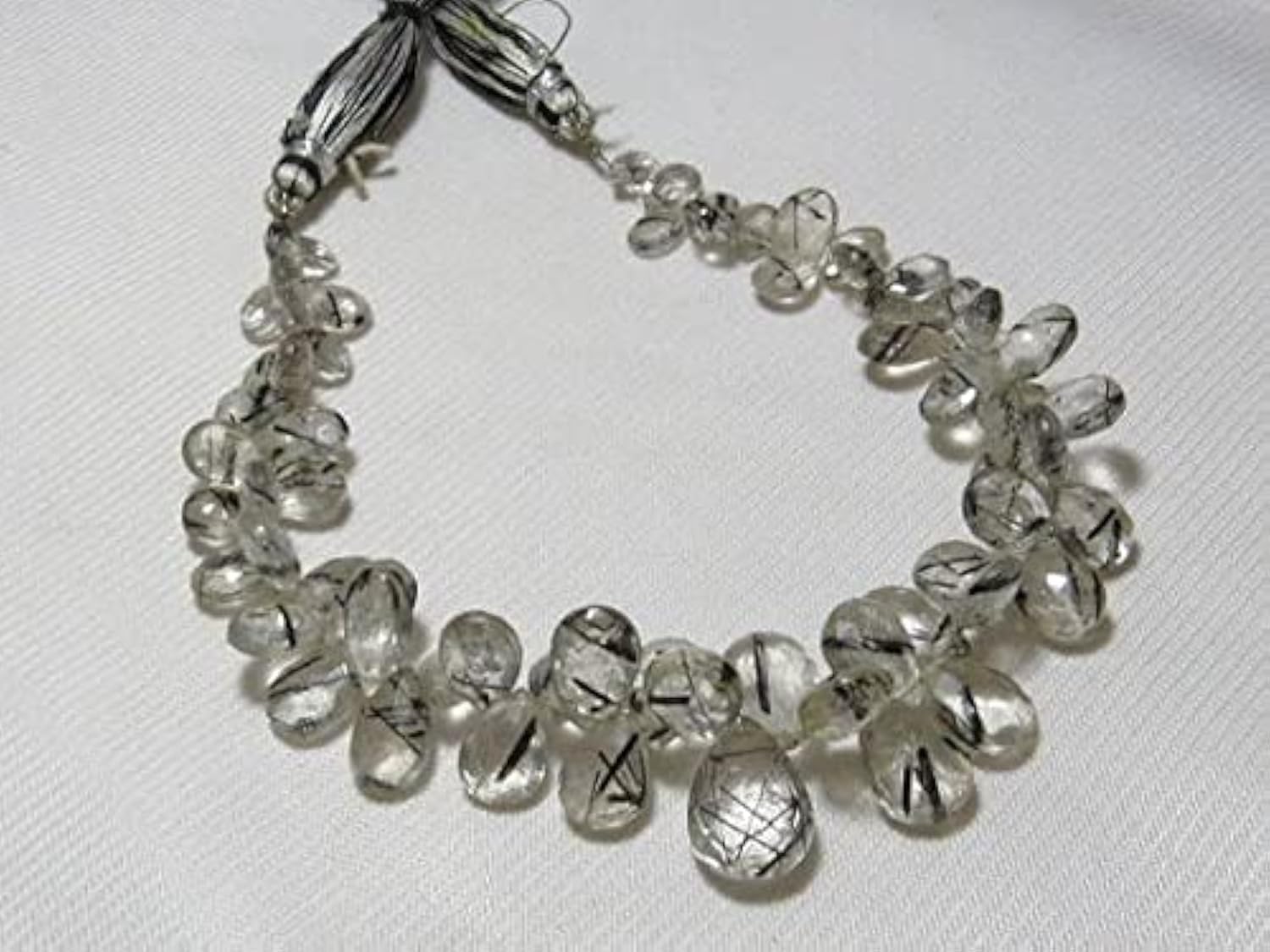 Quartz rutilé noir de qualité supérieure LKBEADS taillé en briolette poire pour joaillerie