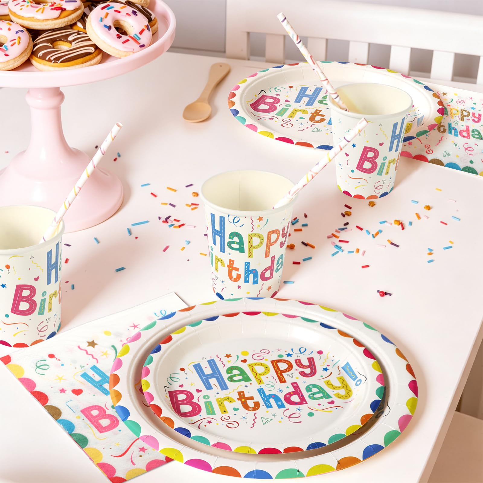 Set di 100 piatti di cartone colorati per 25 ospiti