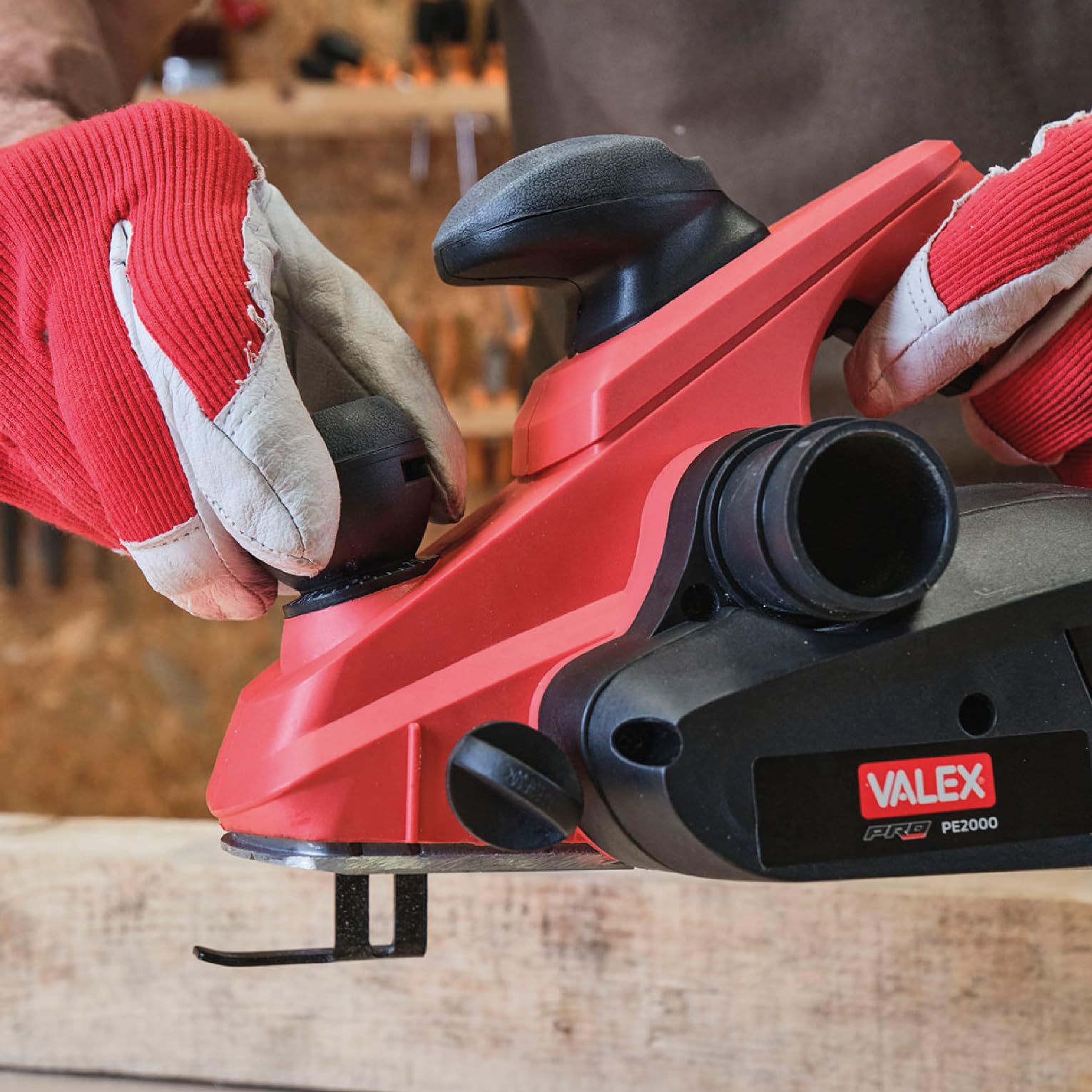 Valex Pialla Elettrica PE2000, 850W, pialletto per legno, 16500 giri/min, 2 lame reversibili, cinghia di trasmissione di ricambio e sacchetto aspirapolveri inclusi