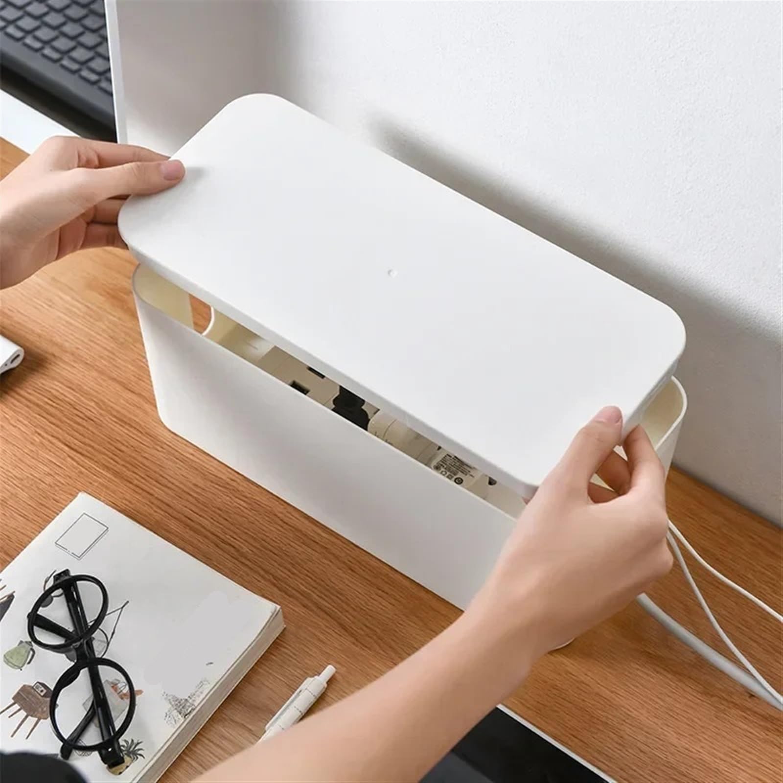 Caja de almacenamiento cables Tablero alimentación Gestión Regleta enchufes Estuche for Cargador polvo Organizador Caja para cables(Black-m)