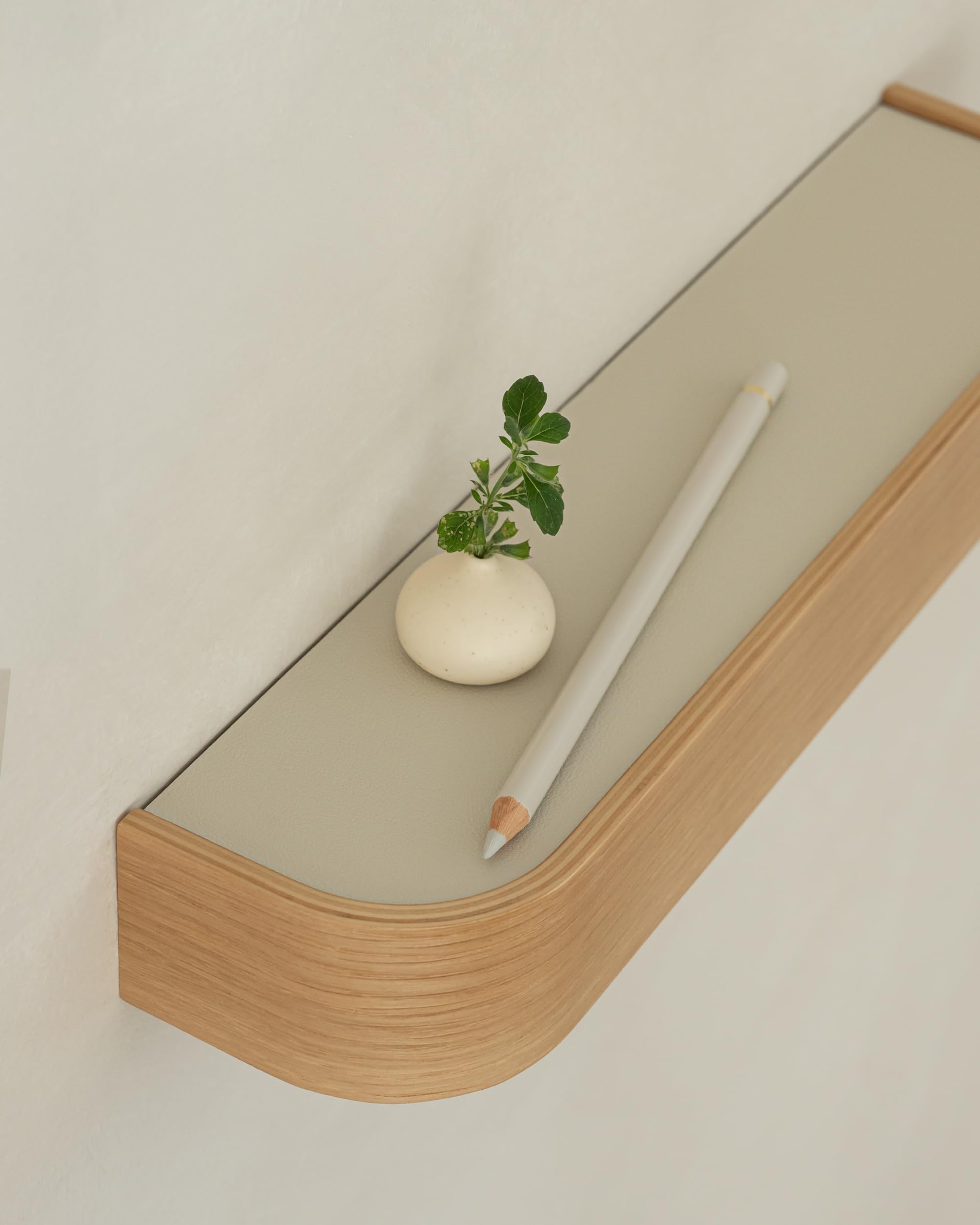 Kazai. Portachiavi da Parete 'Toke' | Design di Appendichiavi da Parete di Berlino | Porta Chiavi da Muro con Mensola in Legno | Porta Chiavi Ingresso per Parete e Corridoio | Quercia