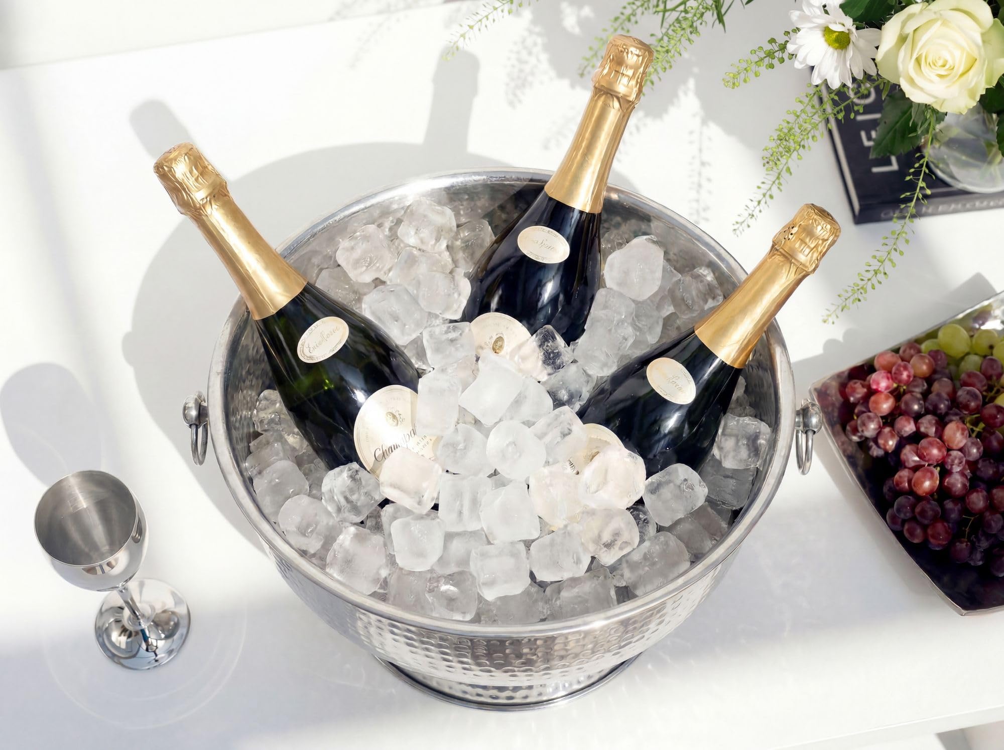FineBuy Sektkühler 37 x 37 x 24,5 cm Aluminium Silber Handmade | großer Champagnerkühler, runder Weinkühler, stabiler Flaschenkühler, seitliche Tragegriffe, edle Hammerschlag-Struktur