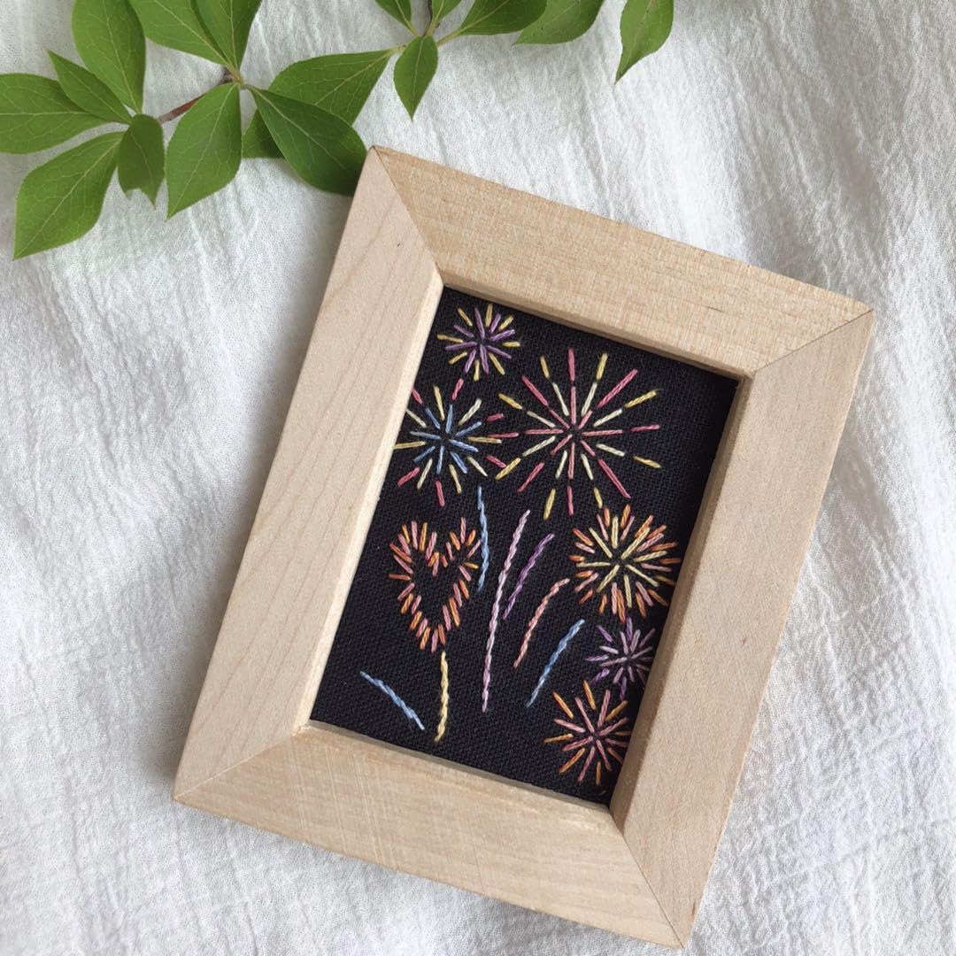 タ*ー様 ハンドメイド刺繍フレーム　夜空いっぱいの花火とニャンズ タ*ー様 ハンドメイド刺繍フレーム 夜空いっぱいの花火とニャンズ