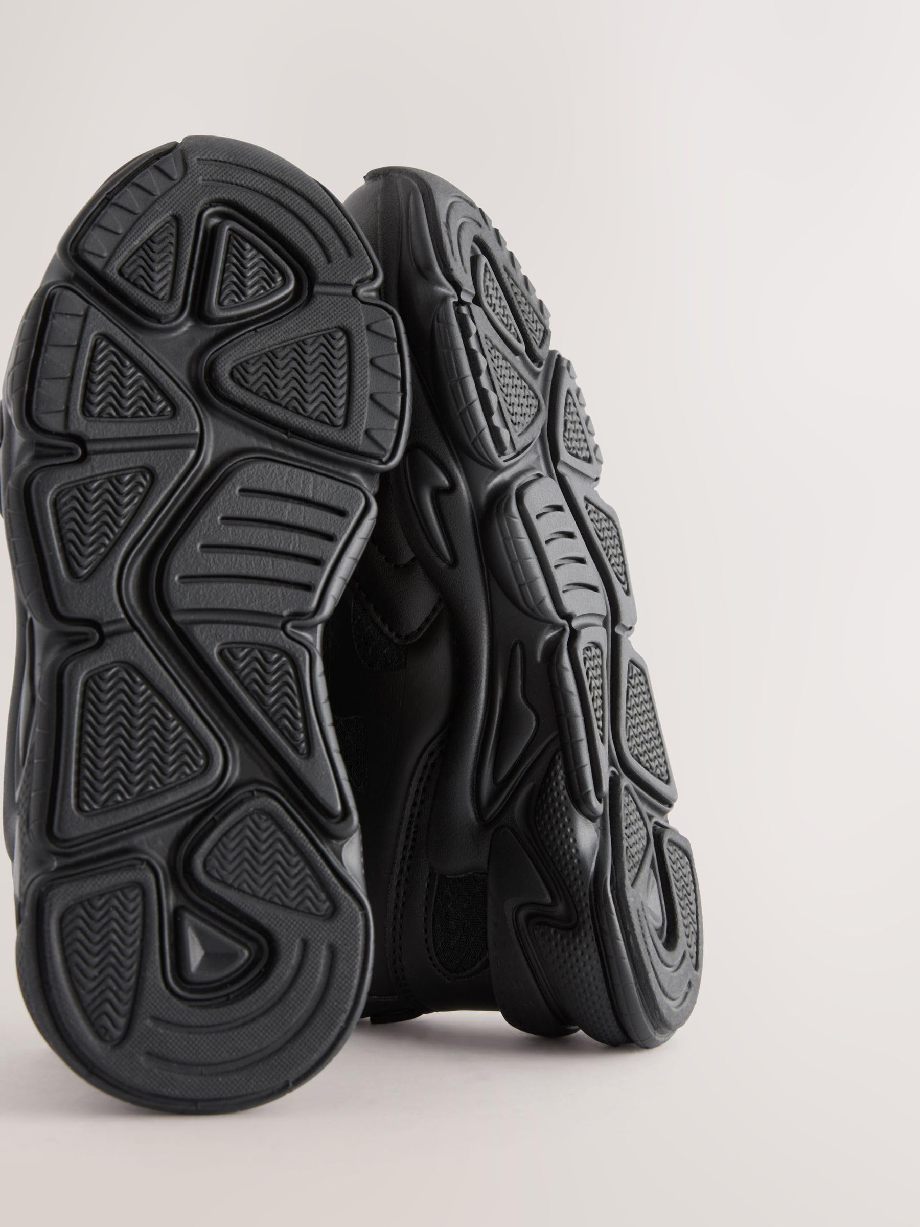 NEXT Jungen Standard Elastischer Sportschuh mit Schnürung