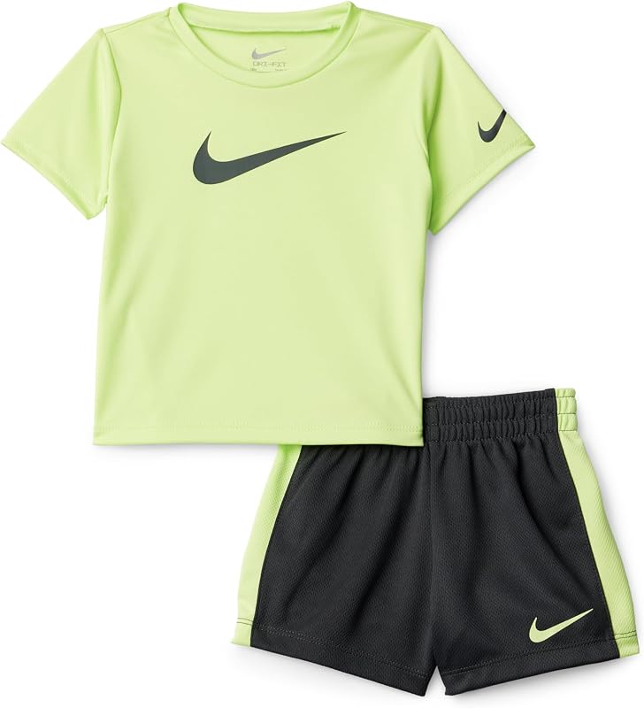 Nike Conjunto de 2 piezas de remera con logo Dri-FIT Swoosh y pantalones cortos de malla para niño