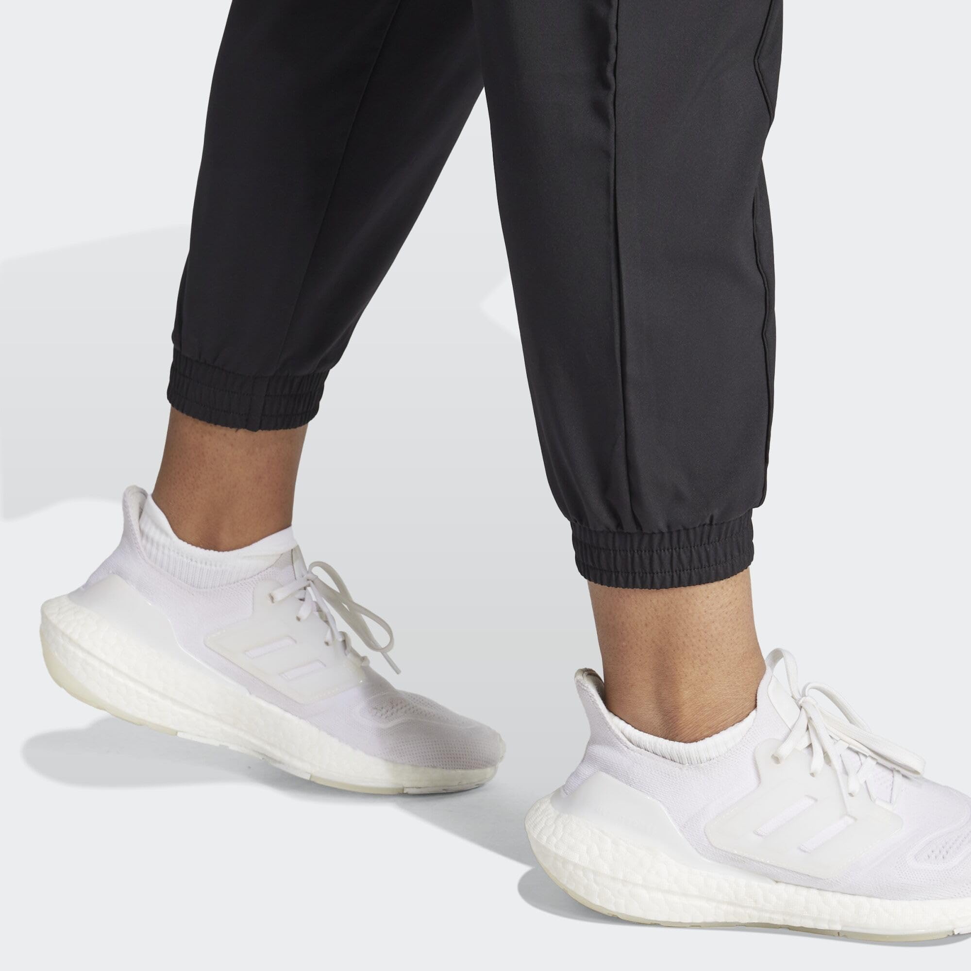 Adidas Damen Hose Aeroready Train Essentials Minimal Branding Woven Pants