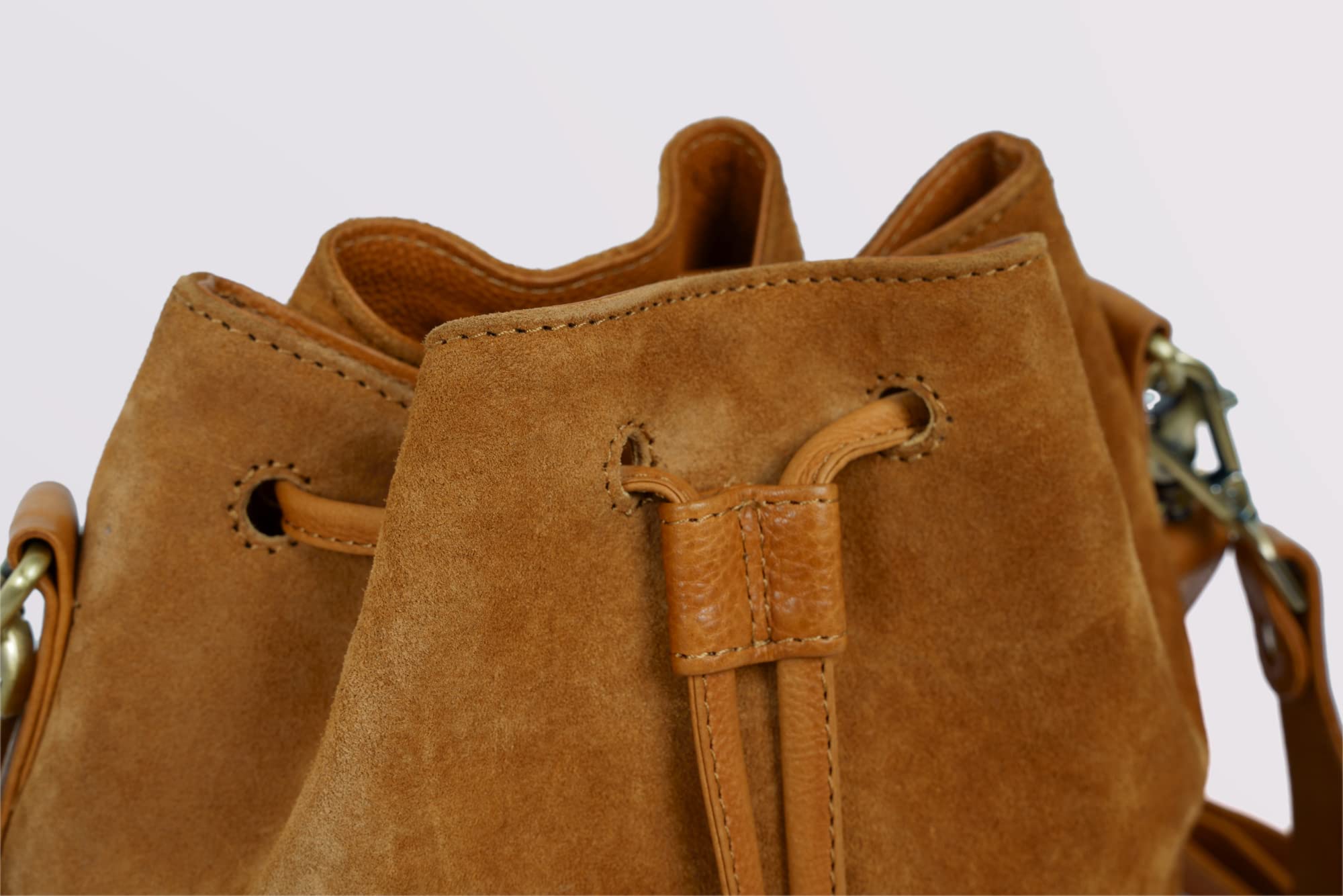 HOLZRICHTER Berlin - Beuteltasche aus Leder für Damen (No 1-1), 26x21x14 cm Schultertasche, Echtleder Bucket Bag, Handtasche in Braun, Schwarz