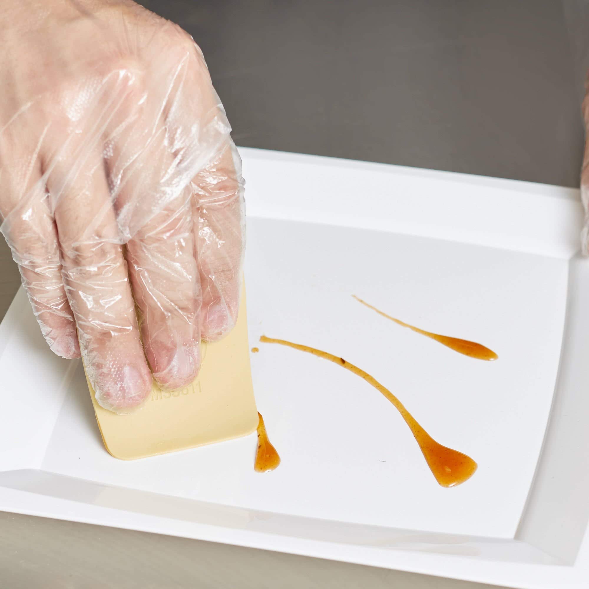 Mercer Culinary Silicone Plain Edge Plating Wedge, Multi-Colour, 3 3/4" x 2 1/2" (9.5 x 6.4 cm) - Image 3