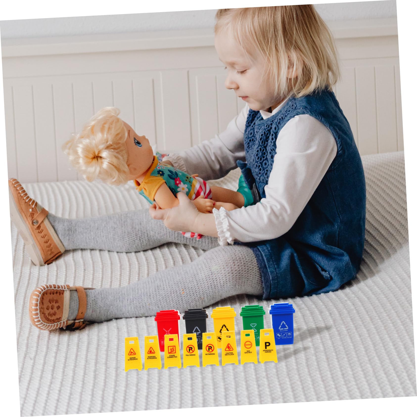 Spielzeug Verkehrsschilder 1 Satz aus Kunststoff für Kinder | Kleiner Simulations Verkehrsschild für Kinder, Realistische Requisiten, für Drinnen und Parkplätze