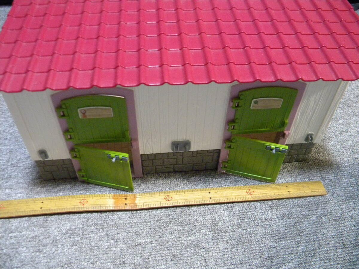 (未使用･未開封品)　シュライヒ ファームワールド 大きな厩舎プレイセット(馬付き) フィギュア 42195 0pbj0lf 中古】(未使用・未開封品) シュライヒ ファームワールド 大きな