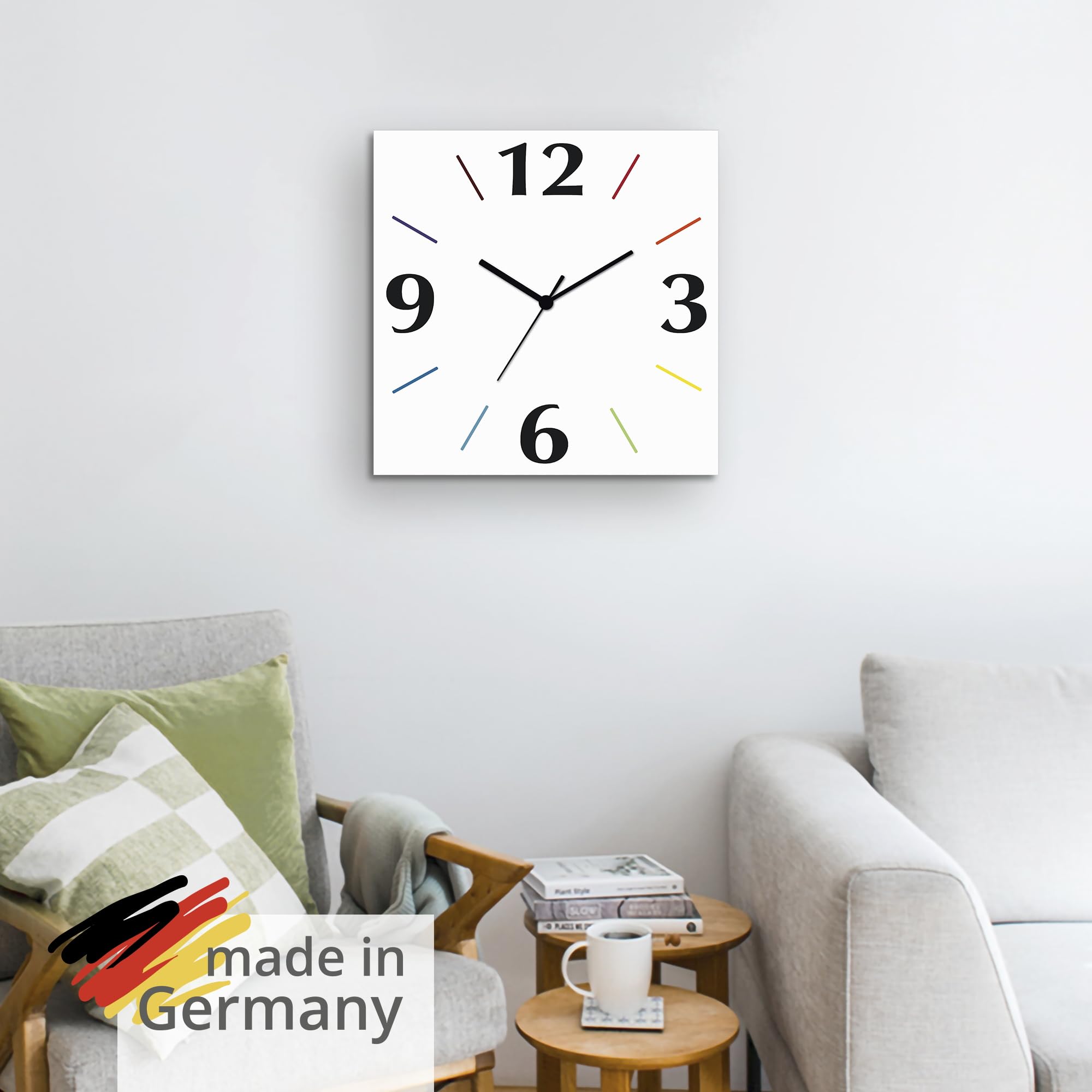 ARTLAND Wanddeko Wanduhr ohne Tickgeräusche Alu Funkuhr 30x30 cm Quadratisch Lautlos 4 Ziffern Farbig Schlichtes Design Weiß S7KI