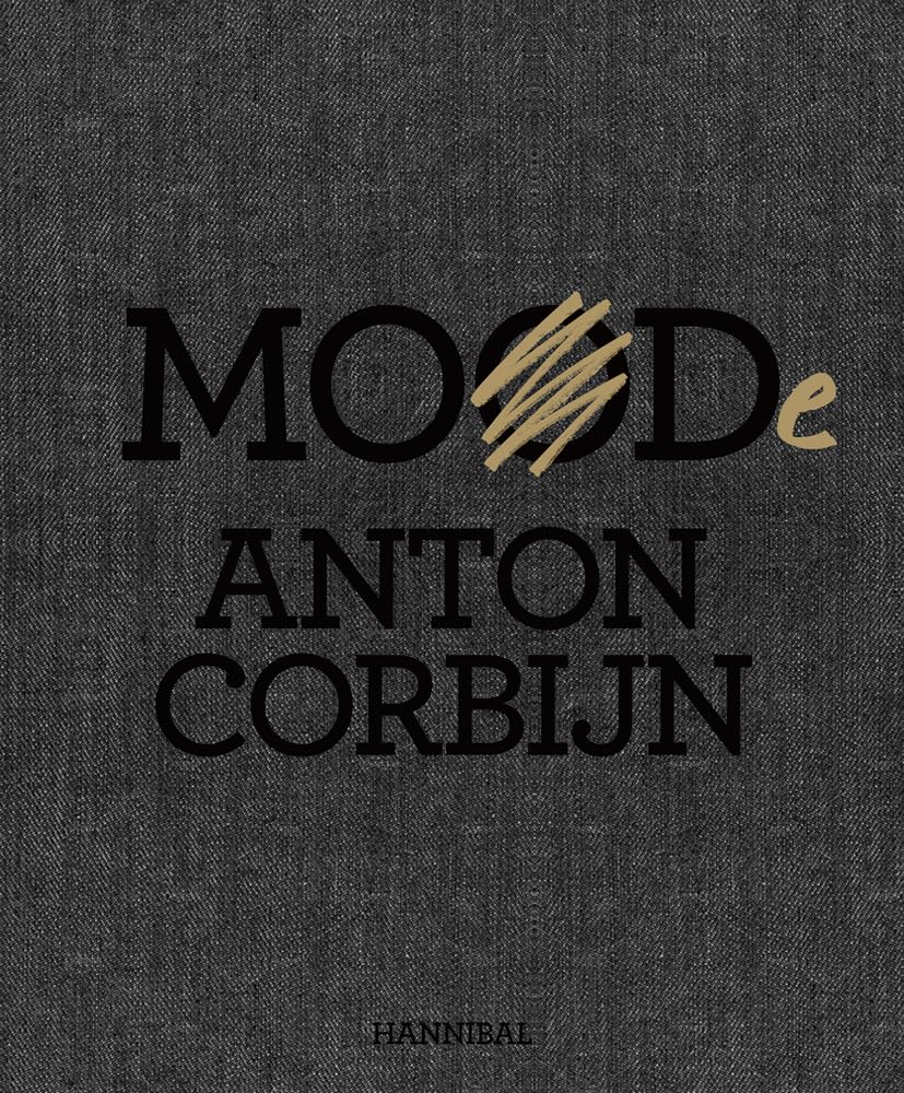 MOODE (FASHION / PHOTOGRAPHY)