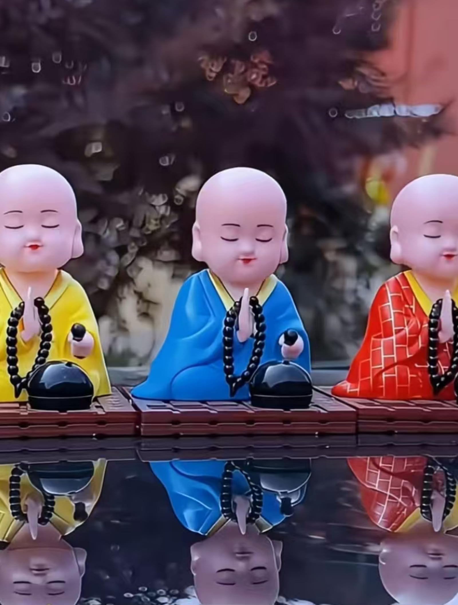 Amazon.co.jp: 小さな僧侶の置物のおもちゃ 僧侶ソーラー