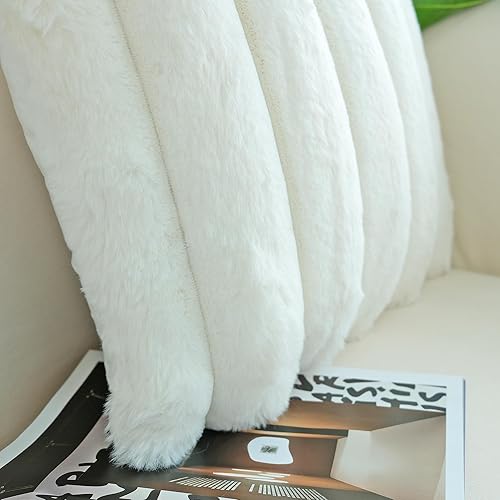 Miniatura 6 de JOJUSIS Paquete de 2 fundas de almohada decorativas de felpa de pelo sintético para sofá, fundas de almohada suaves y esponjosas con rayas anchas