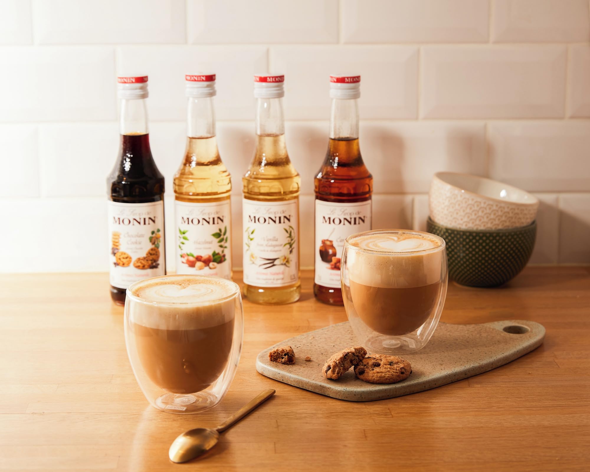 MONIN - Coffret Sirop MONIN Pour Café Saveurs Noisette/Caramel/Chocolat Cookie - Pour Café, Chocolat Chaud, Capuccino ou Latte - Arômes Naturels - Bouteille en Verre - 3 x 25 cl
