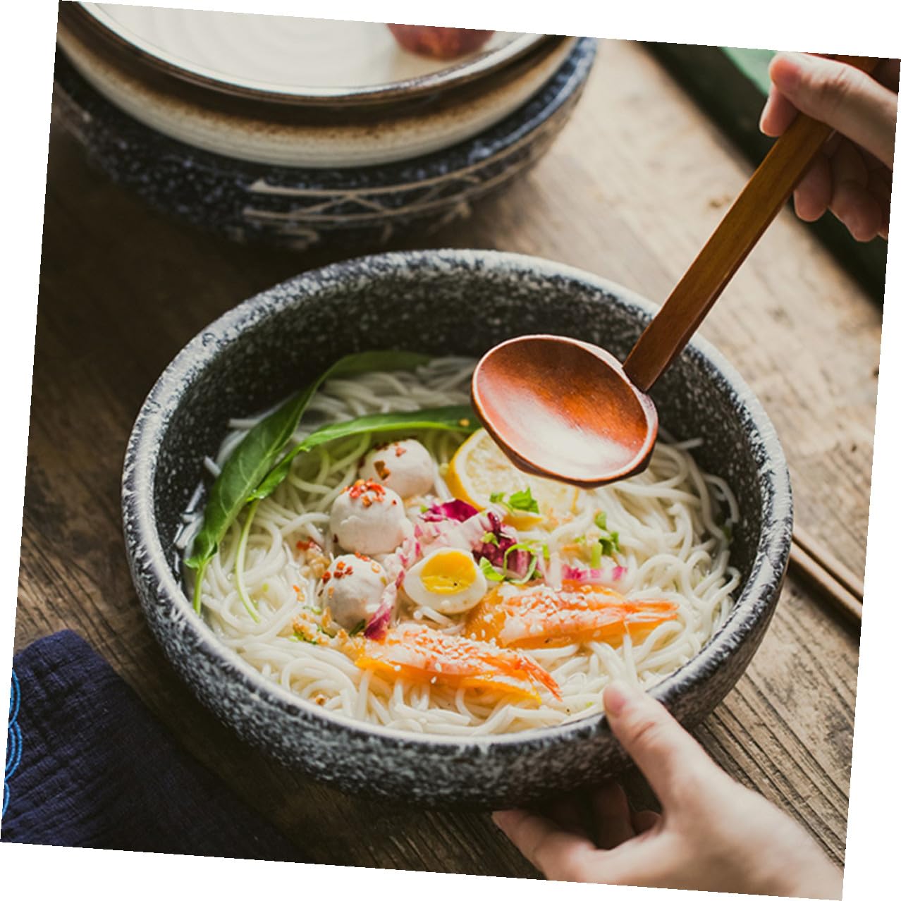 GARVALON Japanische Keramik Spülmaschinengeeignet im Klassischen Stil Nudelschüssel Dickwandig für Heiße und Kalte Speisen für Buffet und Tisch