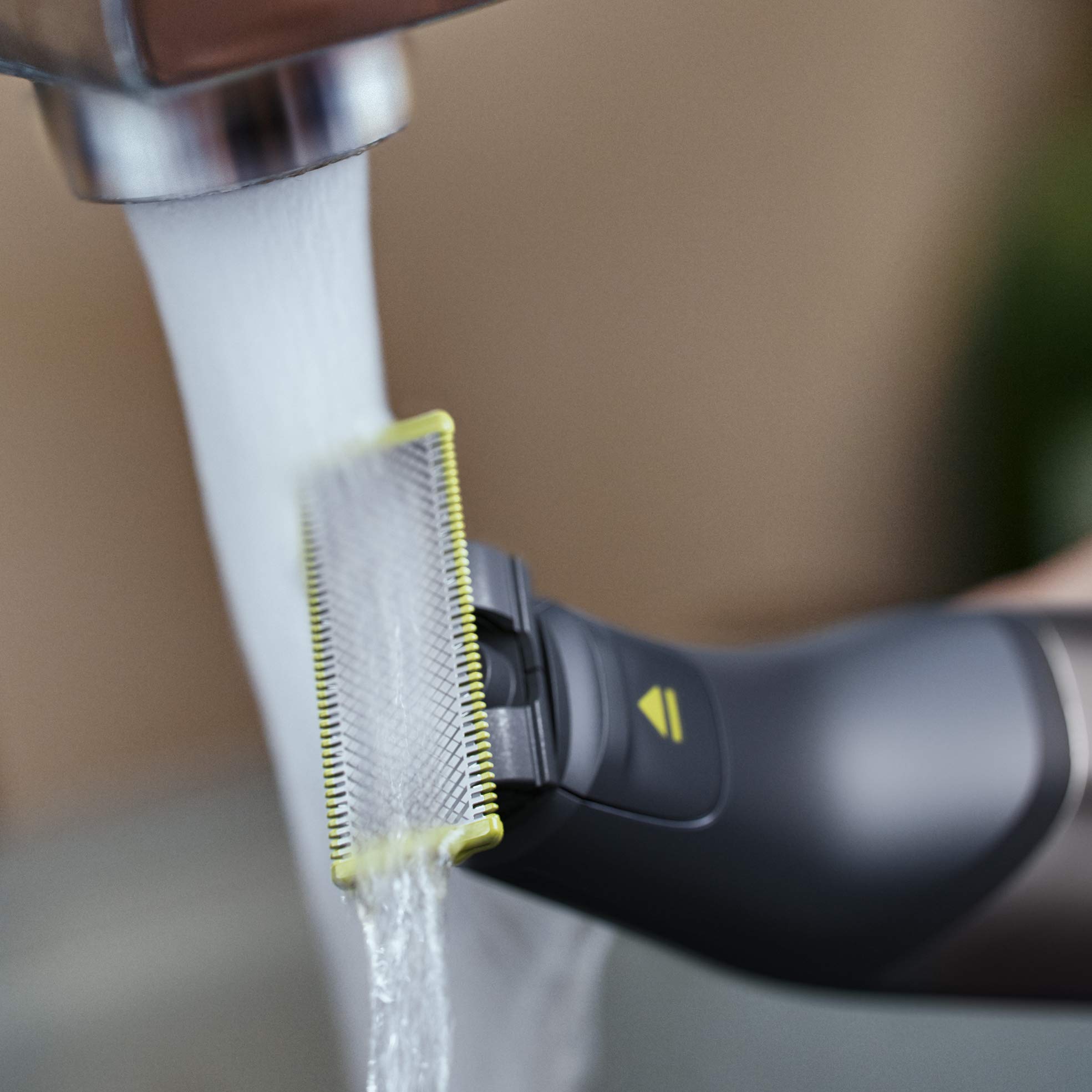 Philips OneBlade Pro, 3 tools in 1 Face Shaver, Beard and Stubble